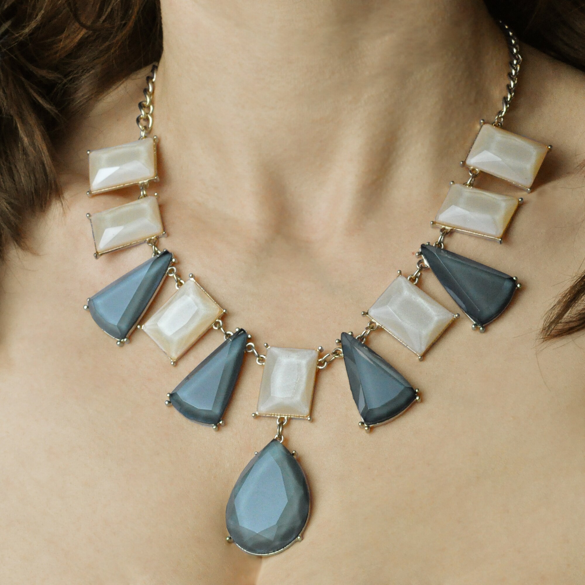 Steuer Modeschmuck Collierkette Metall Collier goldf. mit Perlmutt-Optik Zierde grau/champagner