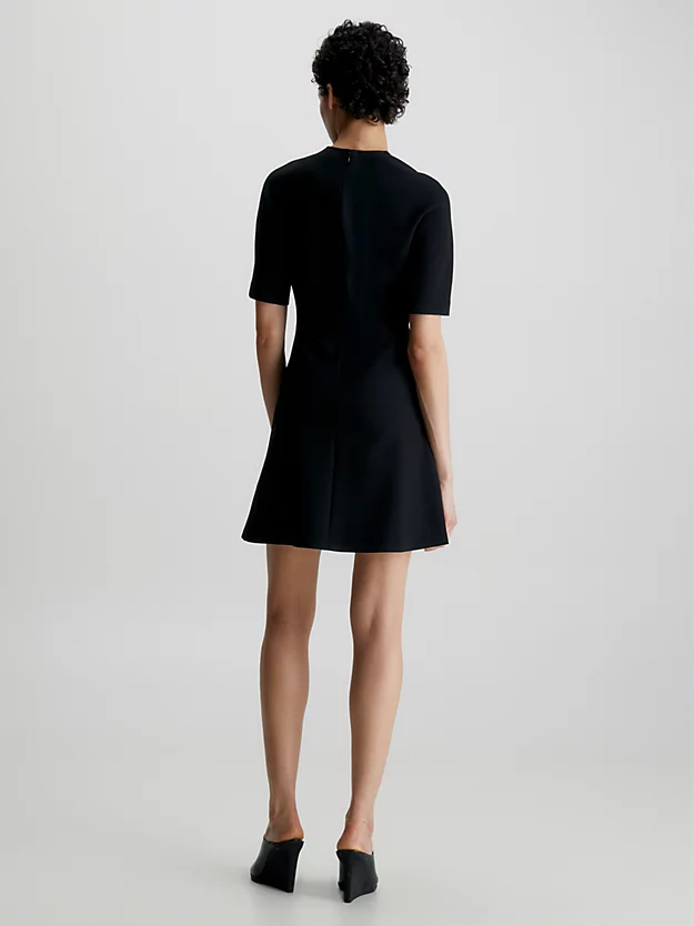 Vestido evasê de corte solto