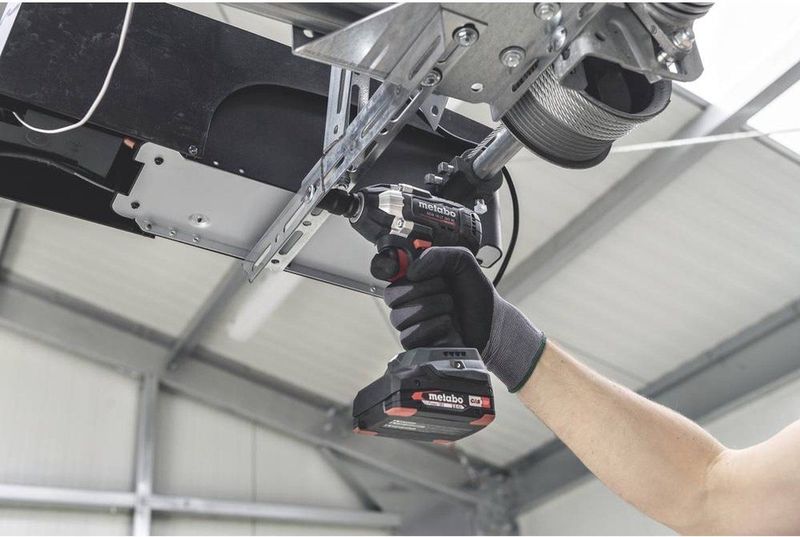 Metabo SSW 18 LT 300 BL - 18V Li-ion Accu Slagmoersleutel Body In Metabox