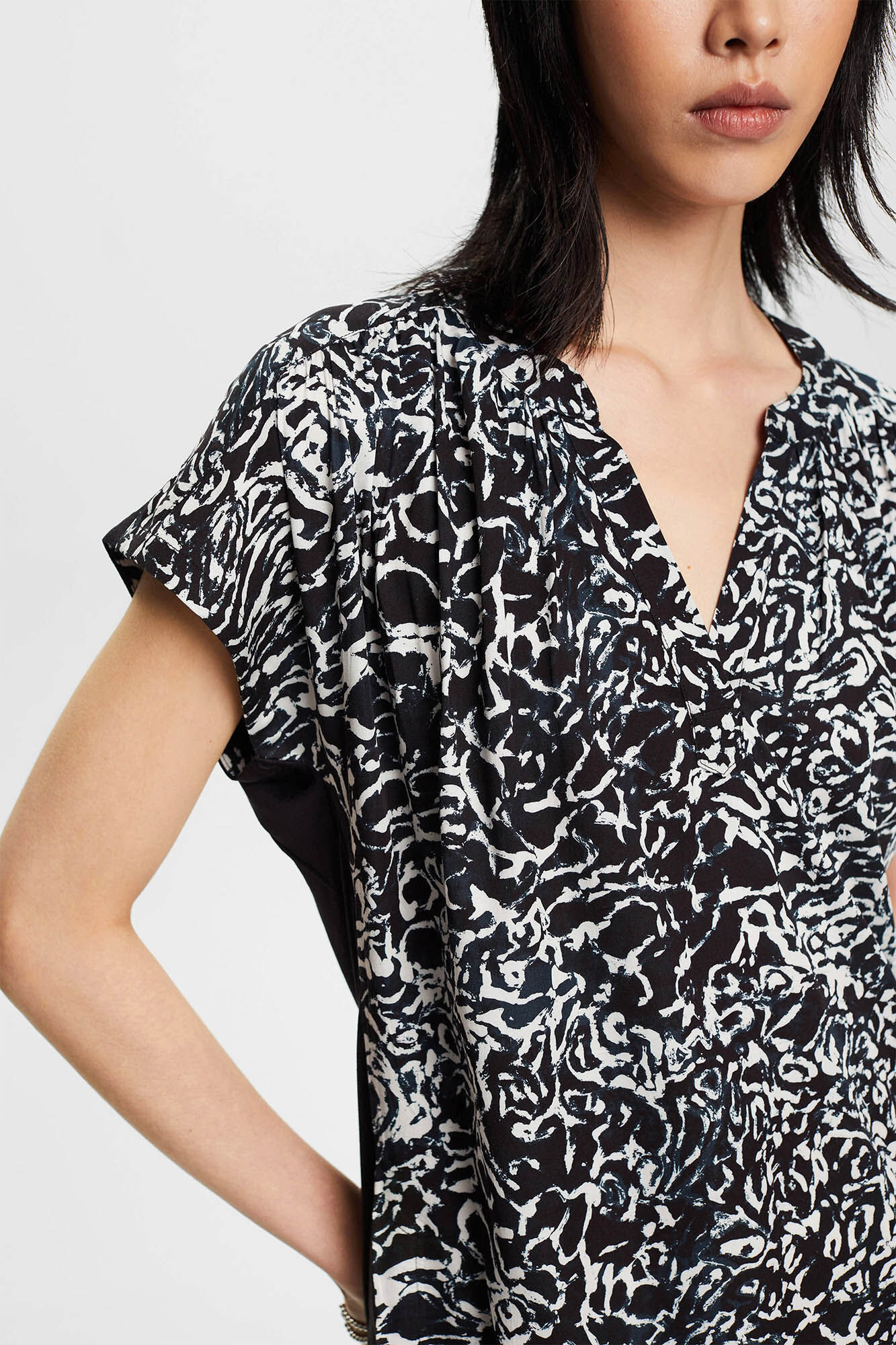Blusa de viscose estampada - Preta