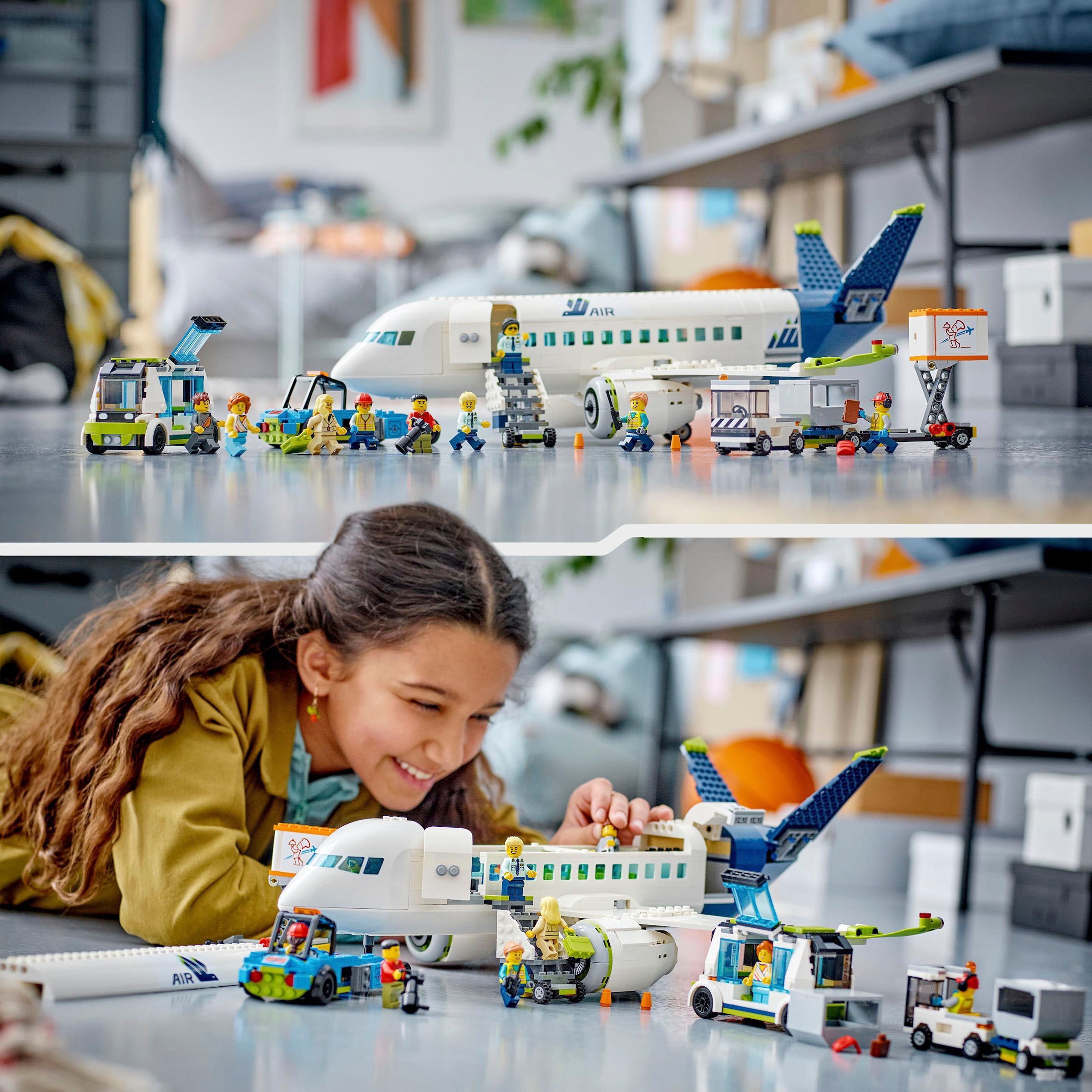 LEGO® Konstruktionsspielsteine »Passagierflugzeug (60367), LEGO® City« Made in Europe