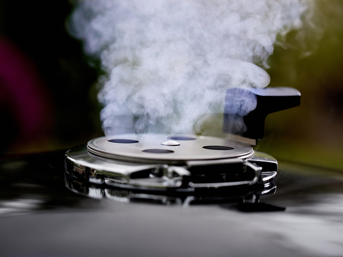 Weber E6 Summit Kamado barbecue