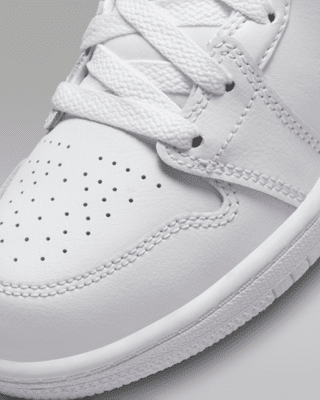 Jordan 1 Mid Younger Kids' Shoe