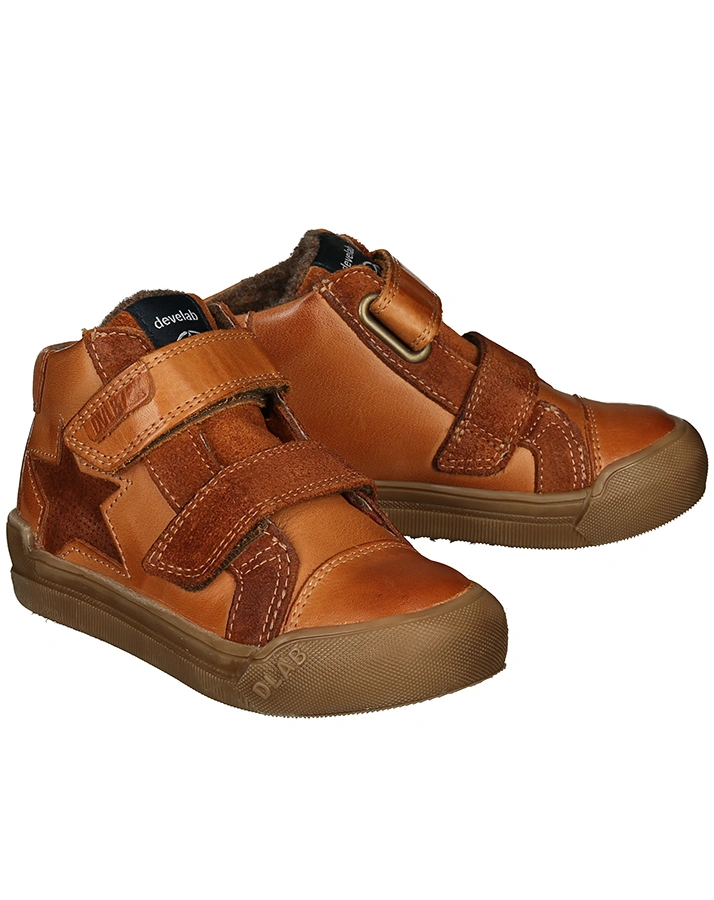 Sneaker BOYS MID CUT gefüttert in cognac