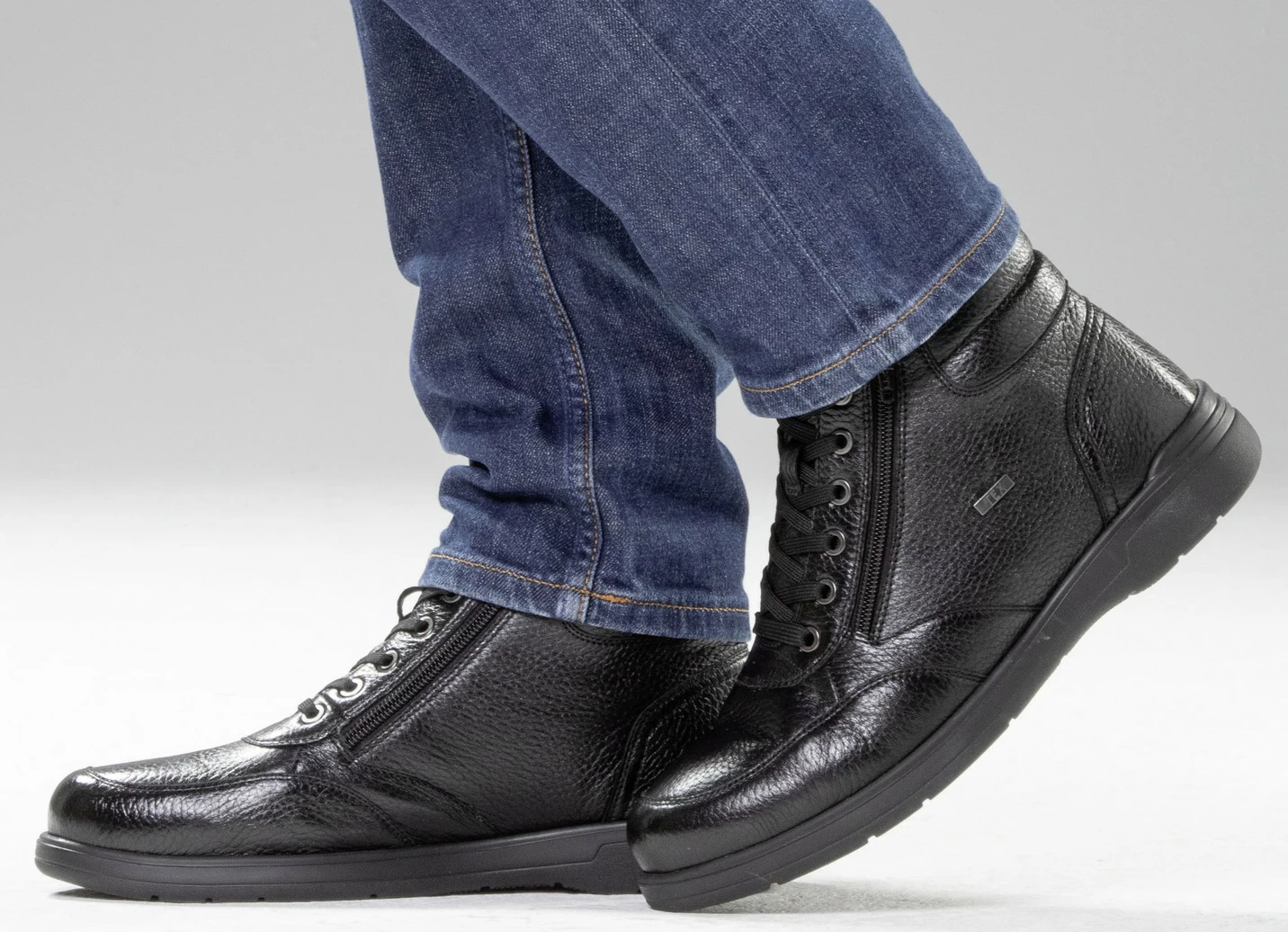 Schnür-Boots aus weichem, genarbtem Hirsch-Nappaleder