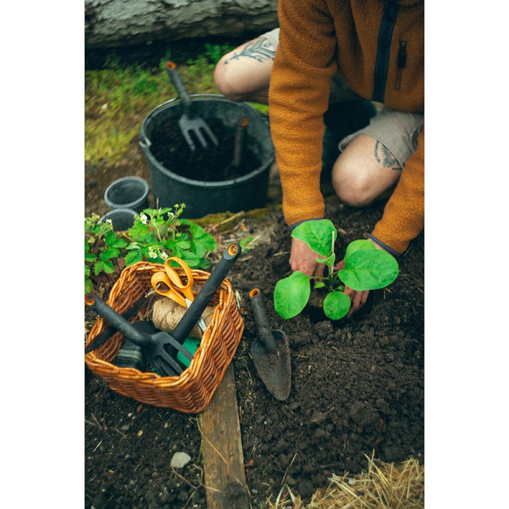 PLANTERINGSSPADE FISKARS SOLID BRED 28,2CM