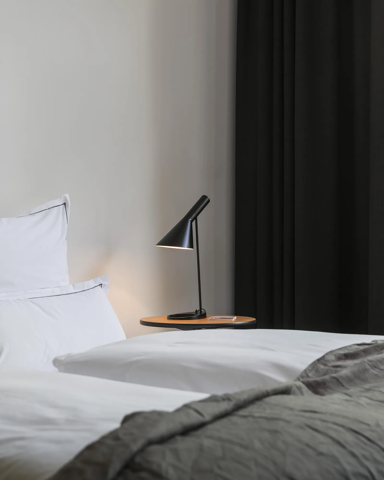 Louis Poulsen AJ Mini Table Lamp - Universal Plug