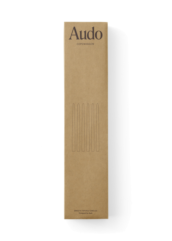 Audo Copenhagen Spire Smooth Tapered kaarsen H38 set van 6 Ivory