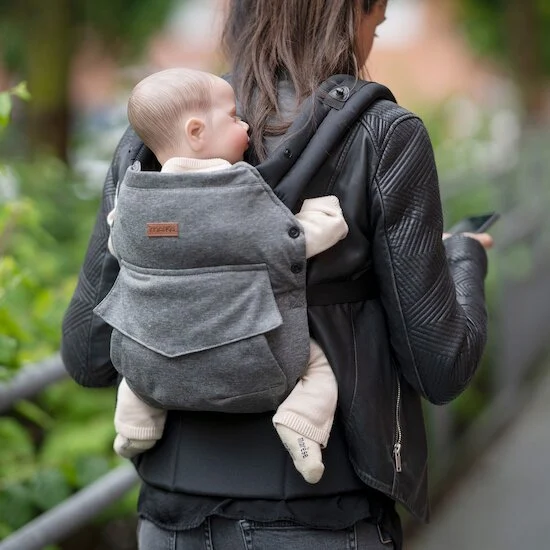 Porte-bébé cocooning   de               Maïka