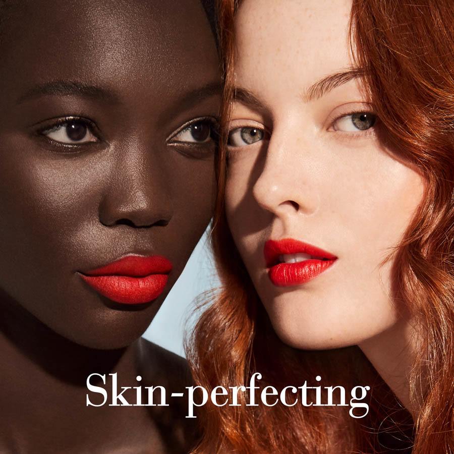 Elizabeth Arden Flawless Finish Skincaring Foundation 200N 30ml