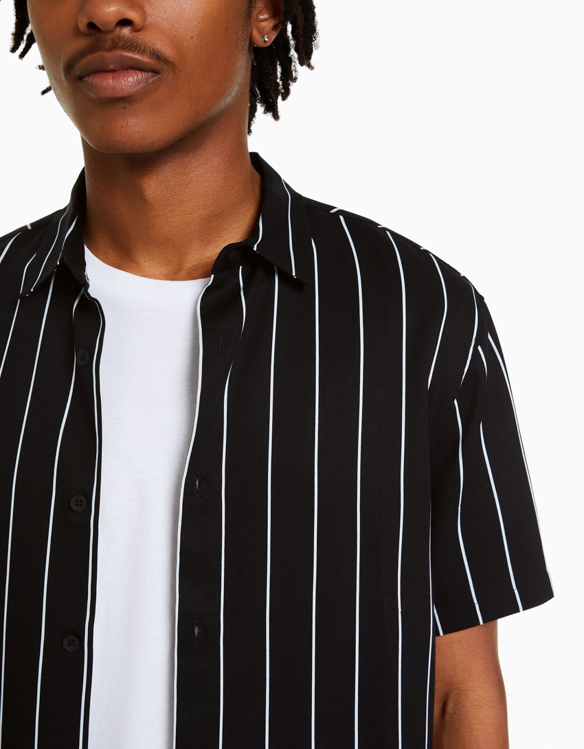 Camisa de sarja listrada de manga curta