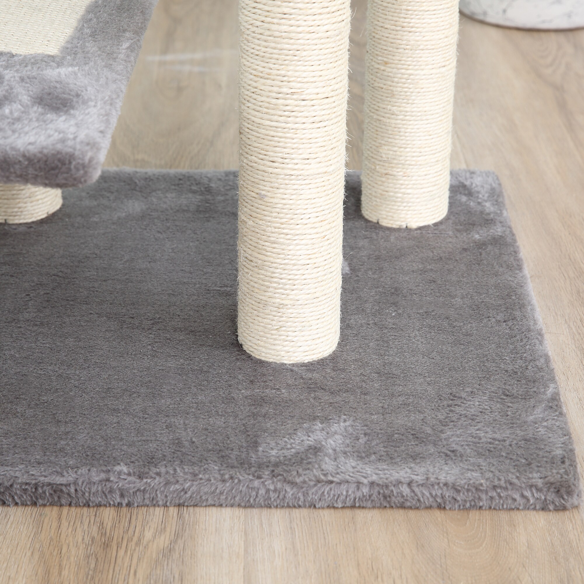 PawHut Kletterbaum mit 5 Ebenen beige, grau 48 x 48 x 101 cm (LxBxH)