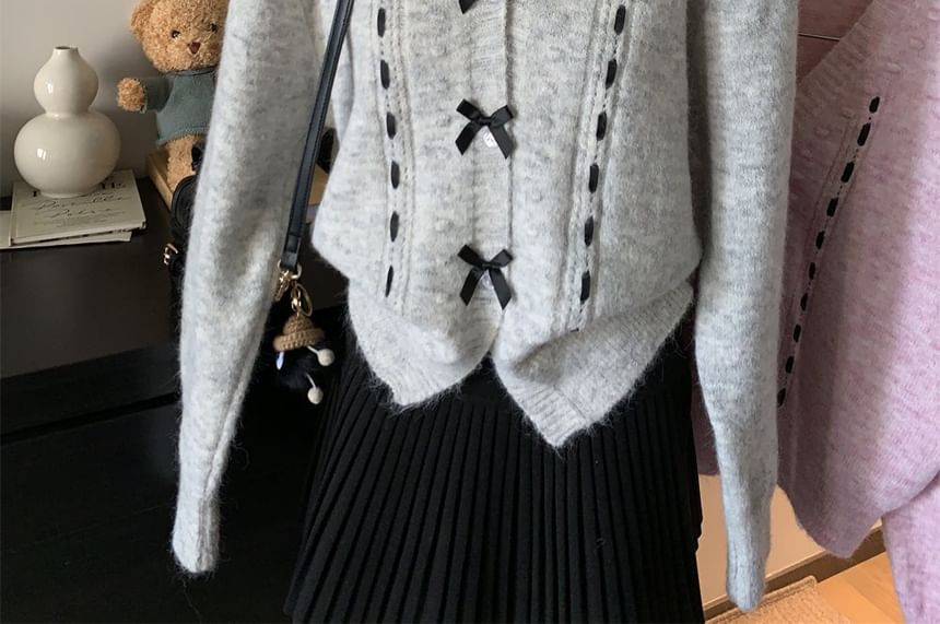 satierra - V-hals strik accent knoopsluiting crop cardigan