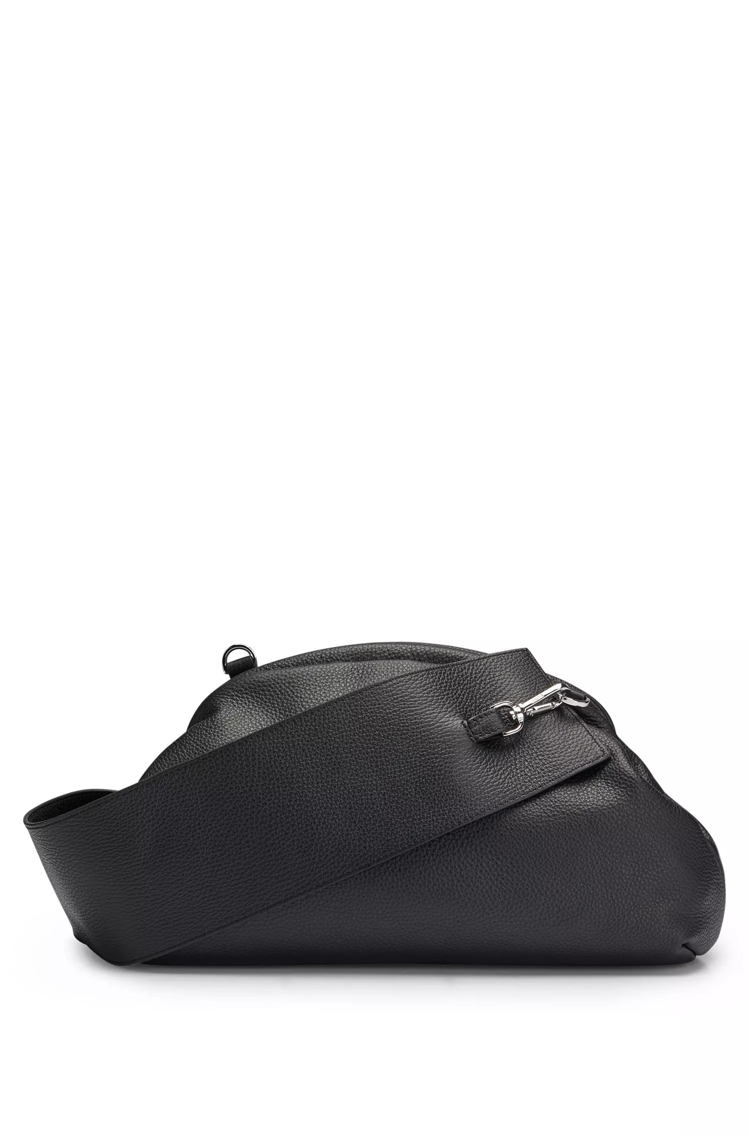 Bolsa clutch BOSS preta em couro granulado com detalhes da marca.