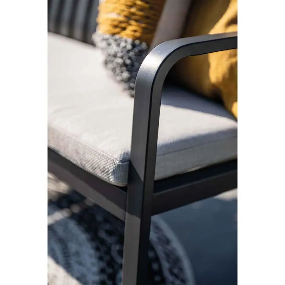 Pisa parkbank - aluminium - carbon black - valley sand