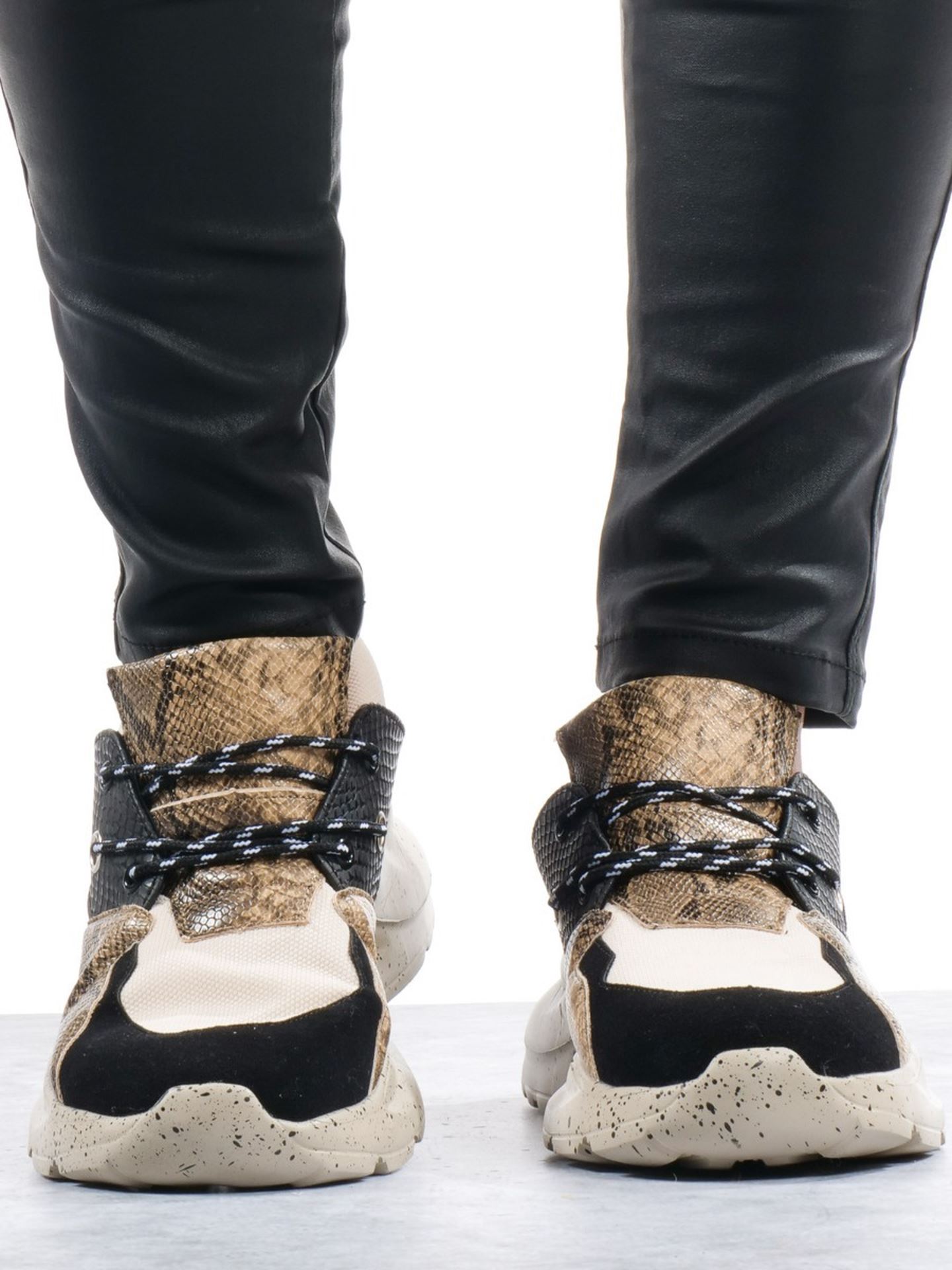 Metski Sneakers