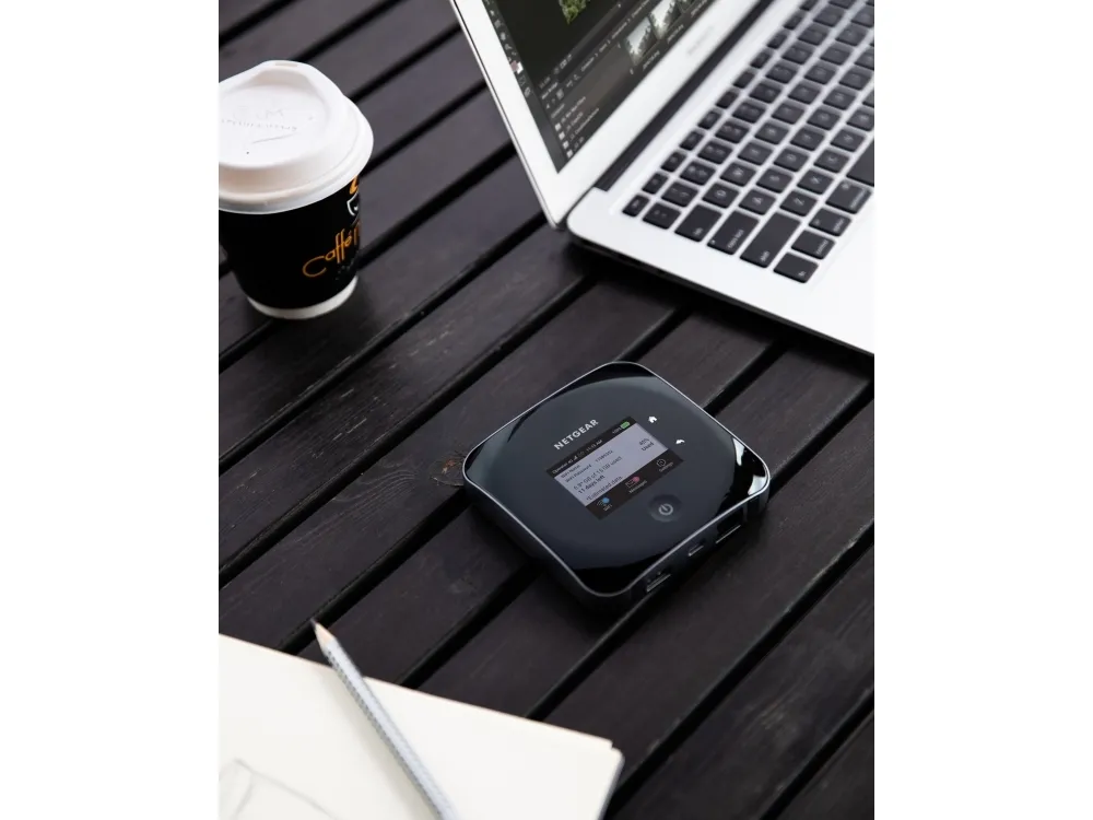 NETGEAR Nighthawk M2 Mobile Router - Mobilt hotspot - 4G LTE Advanced - 1 Gbps - 1GbE, Wi-Fi 5