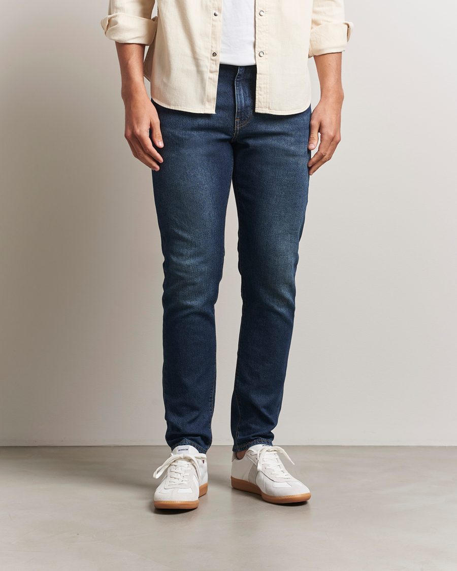 Levi's 512 Slim Taper Jeans Breaking News