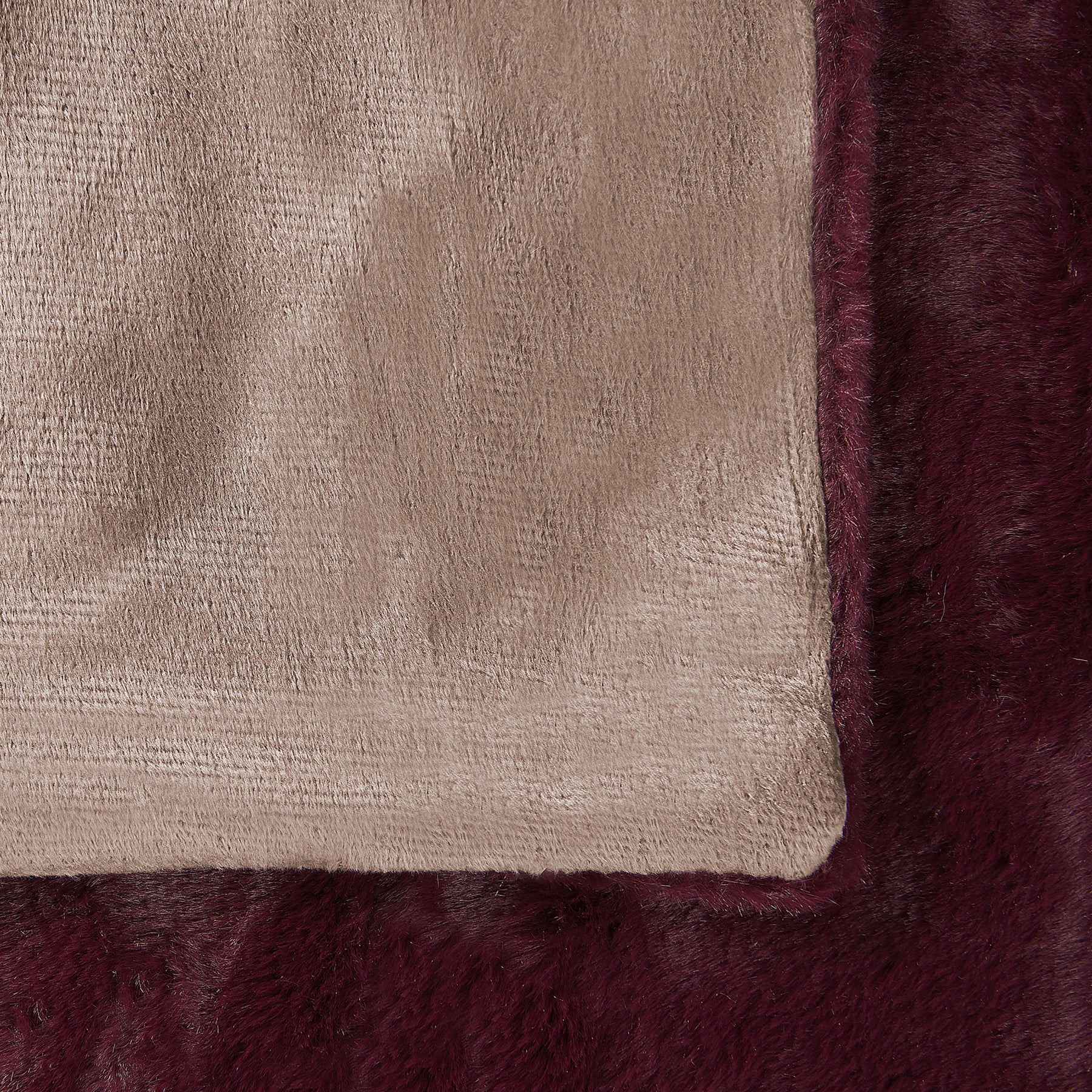 Beliani - TANTAN - Plaid - Bordeaux - 150 x 200 cm - Polyester