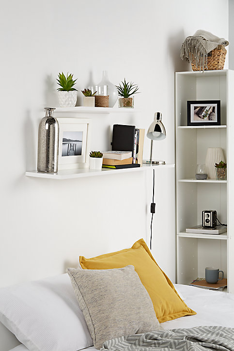 Tablette murale Form Rigga blanc 118 cm