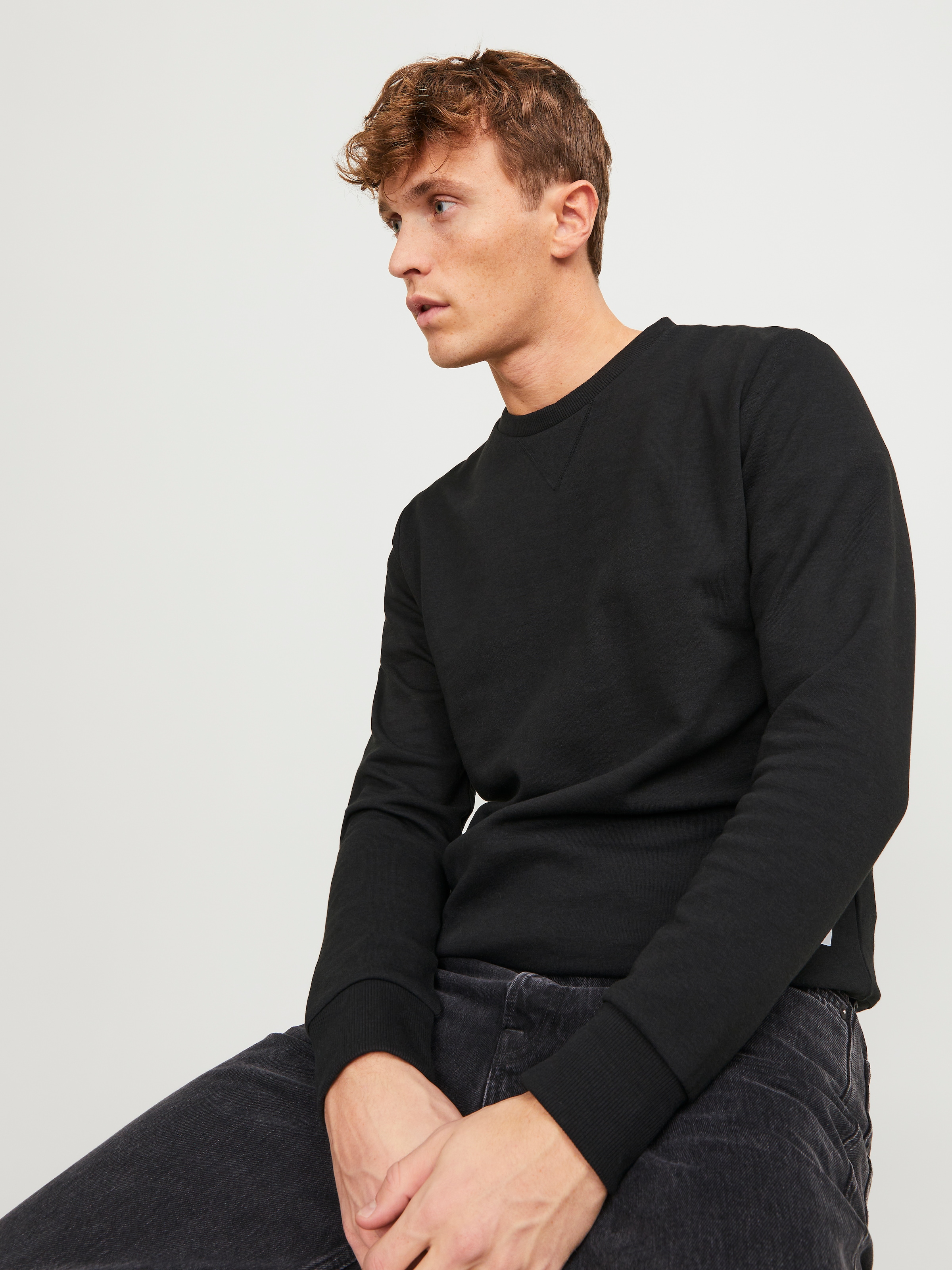 Jack & Jones Sweatshirt »JJEBASIC mit Flaglabel und weicher Baumwollmischung«, unifarben, modisch, regular fit, Baumwolle, Rundhals