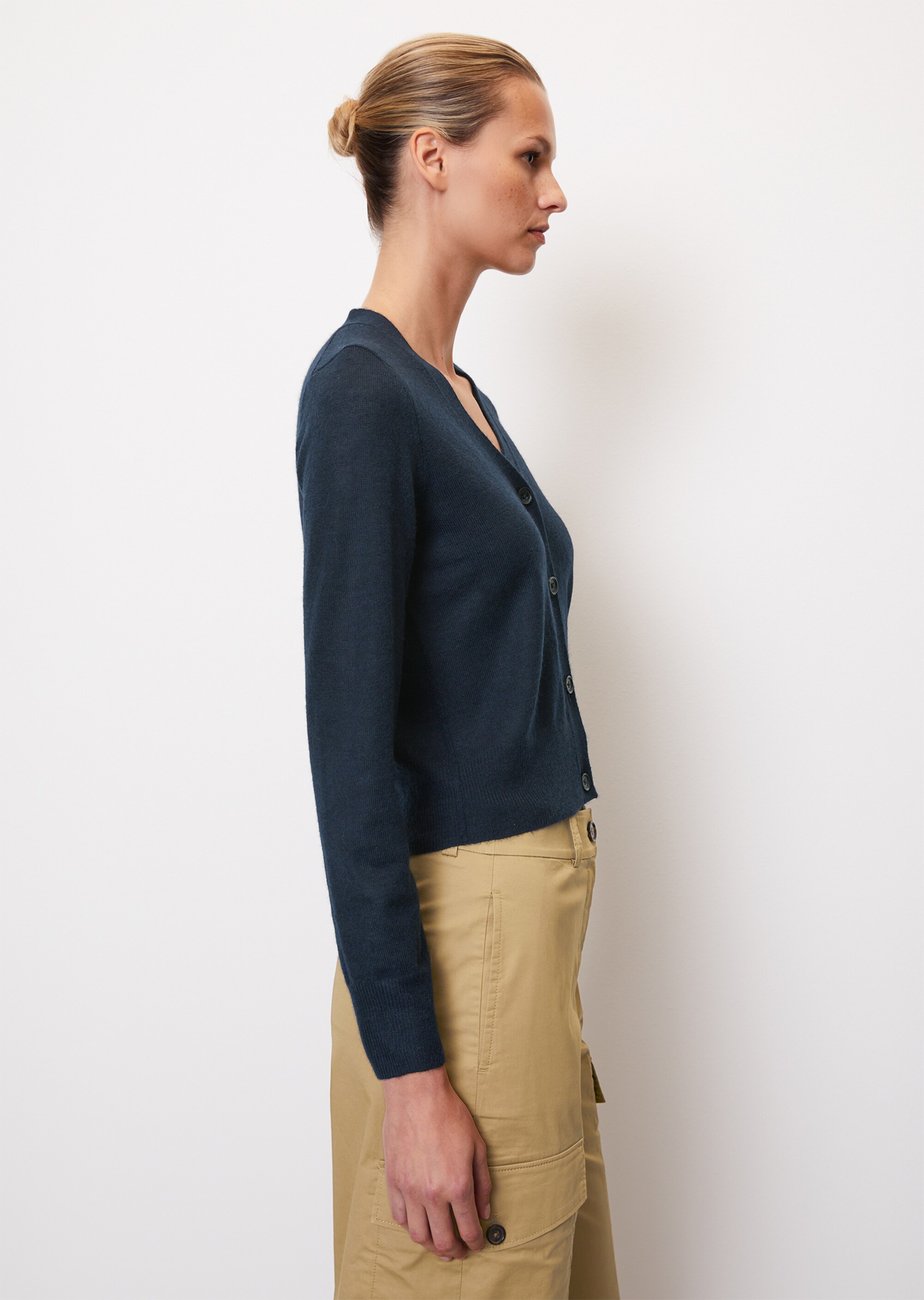 Zart gestrickter V-Neck-Cardigan slim aus Wolle-Alpakawolle-Mix