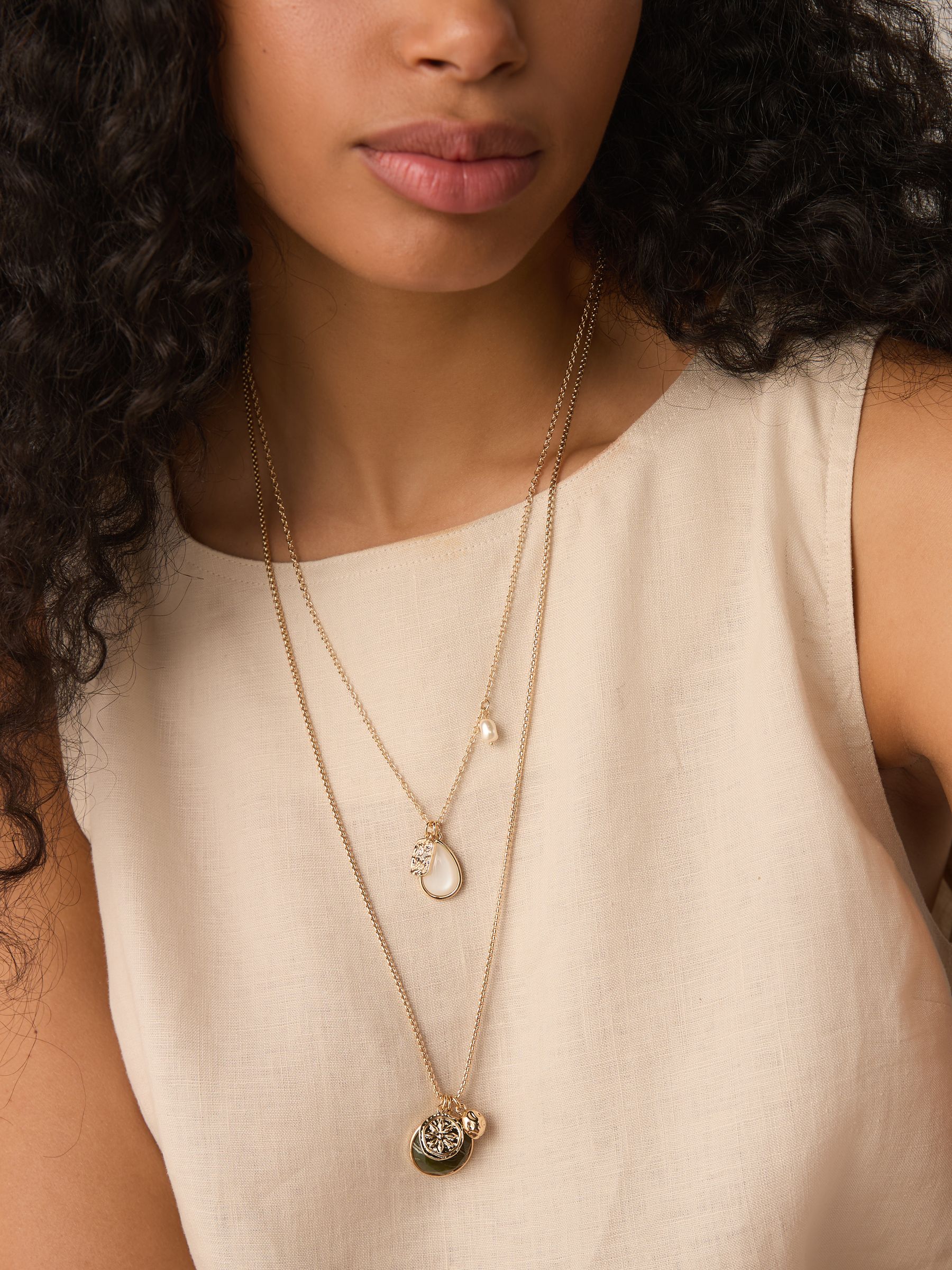 Goudkleurig - Two Layer Pearl Effect Pendant Necklace