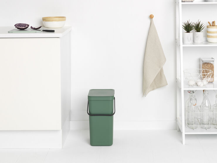 Brabantia Affaldsspand m/låg sort. kon. 16 lt Fir green