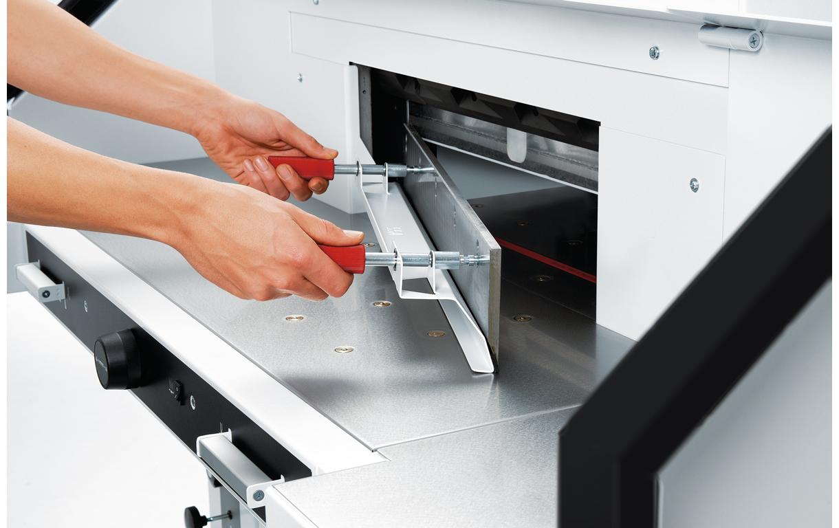 Hebelschneidegerät 5560 LT 55 cm, 950 Blatt<br>Stapelschneider