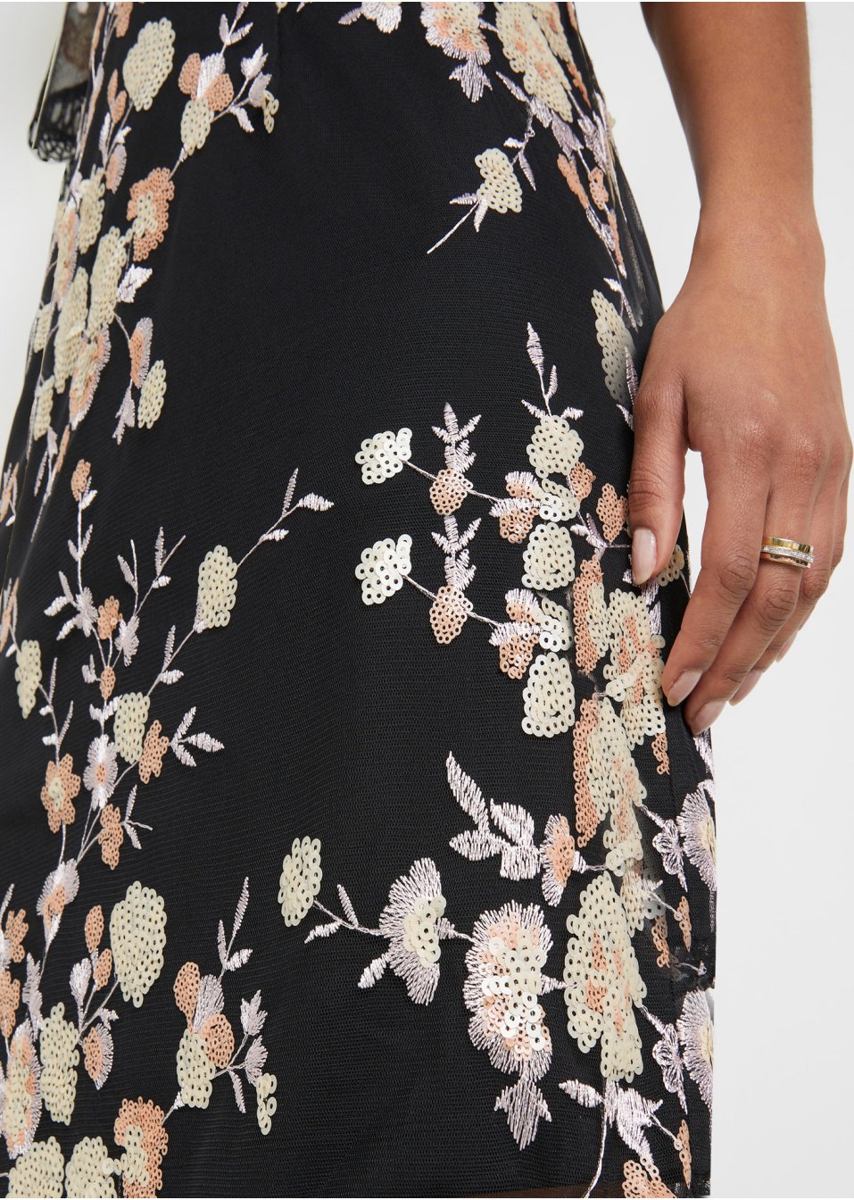 Robe avec paillettes brodées