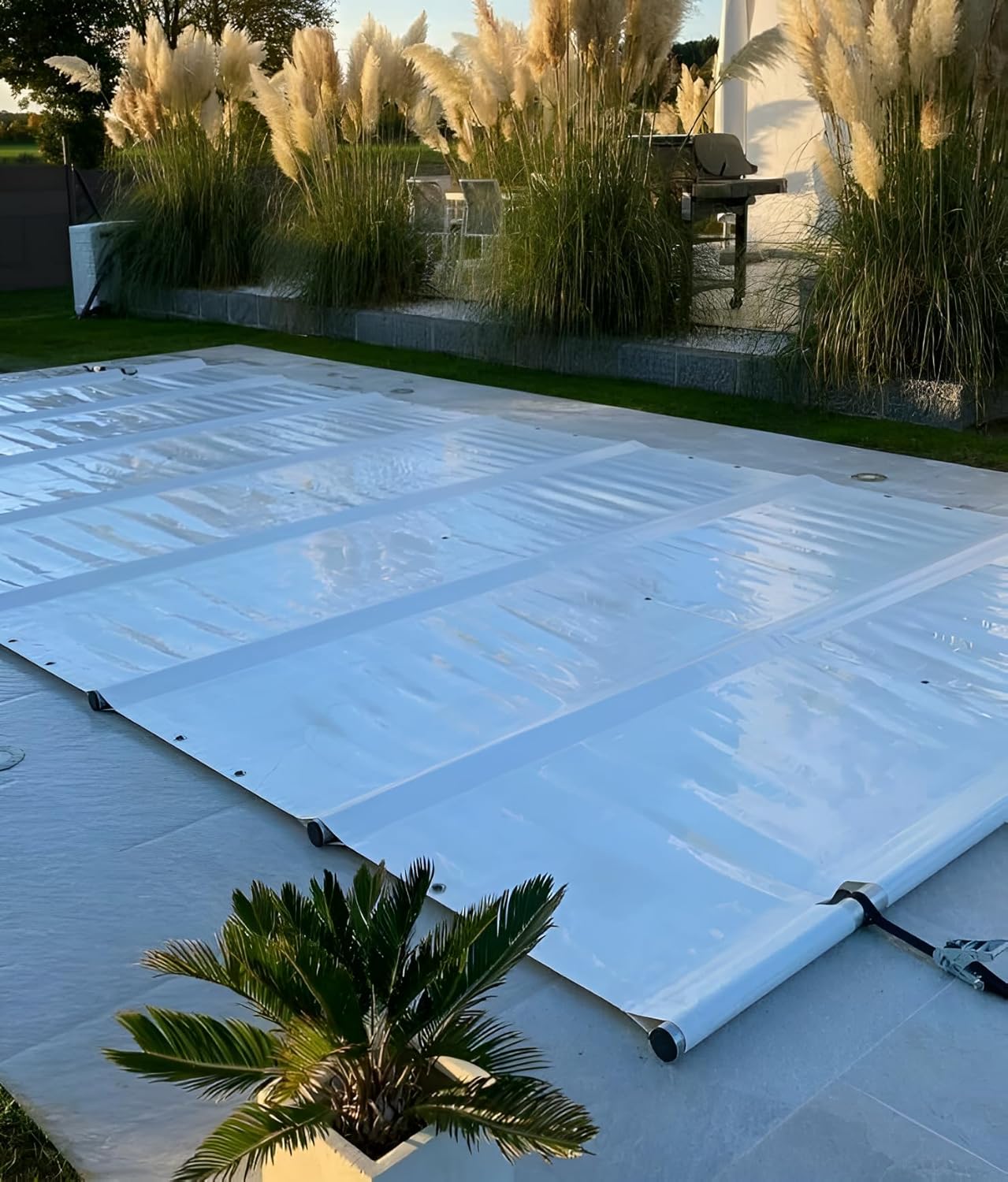ANKO PLANEN Poolabdeckung Rollschutz für maximale Sicherheit - 680 g/m² PVC LKW Plane - Ganzjahresabdeckung für Sommer & Winter - ohne Stangen (3,5m x 5,5m, Grau RAL7037)