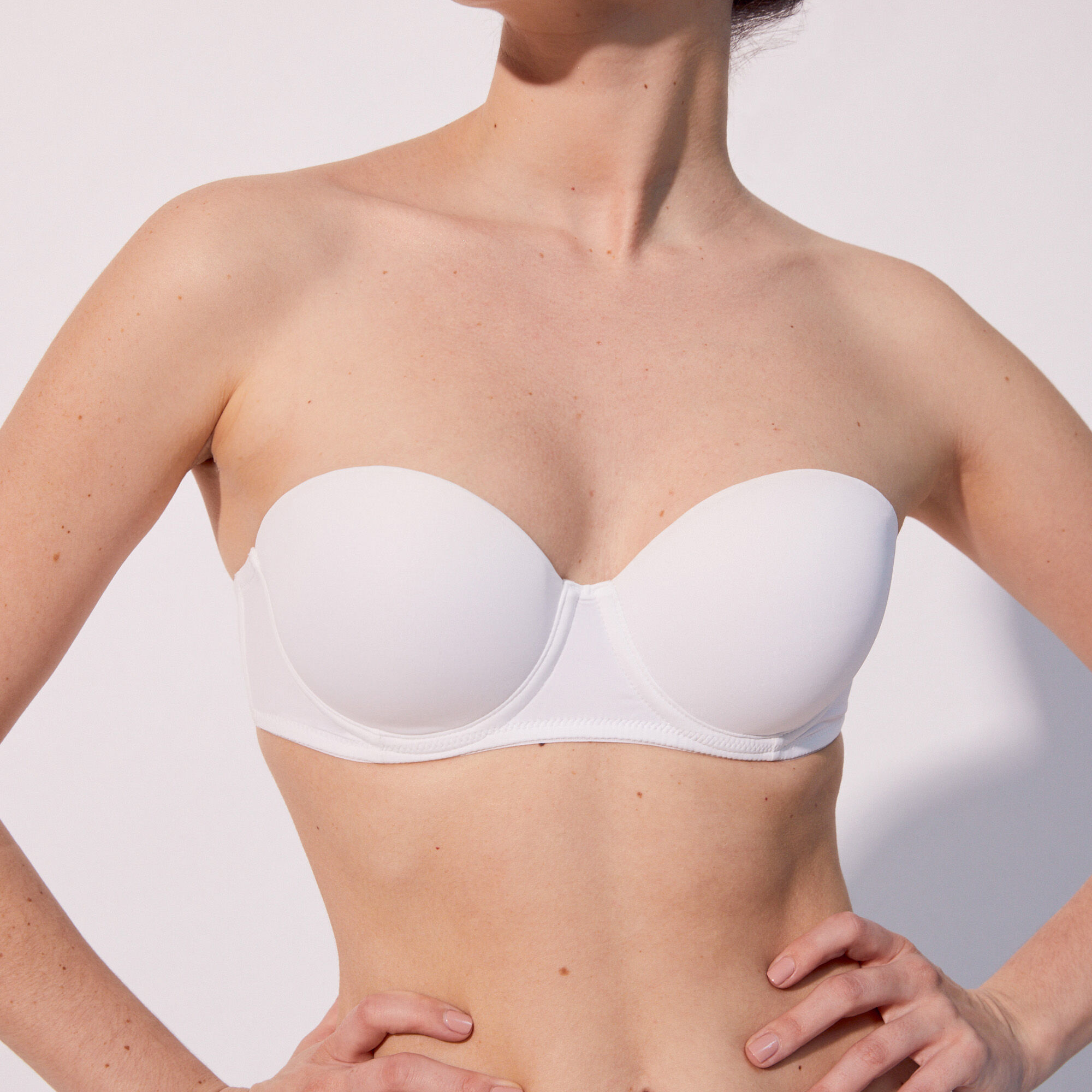 Soutien-gorge bandeau en microfibre