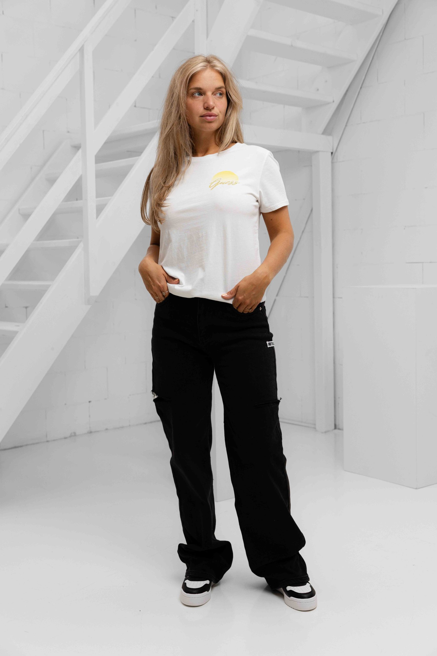 Guess Sunny Logo T-Shirt Dames Wit