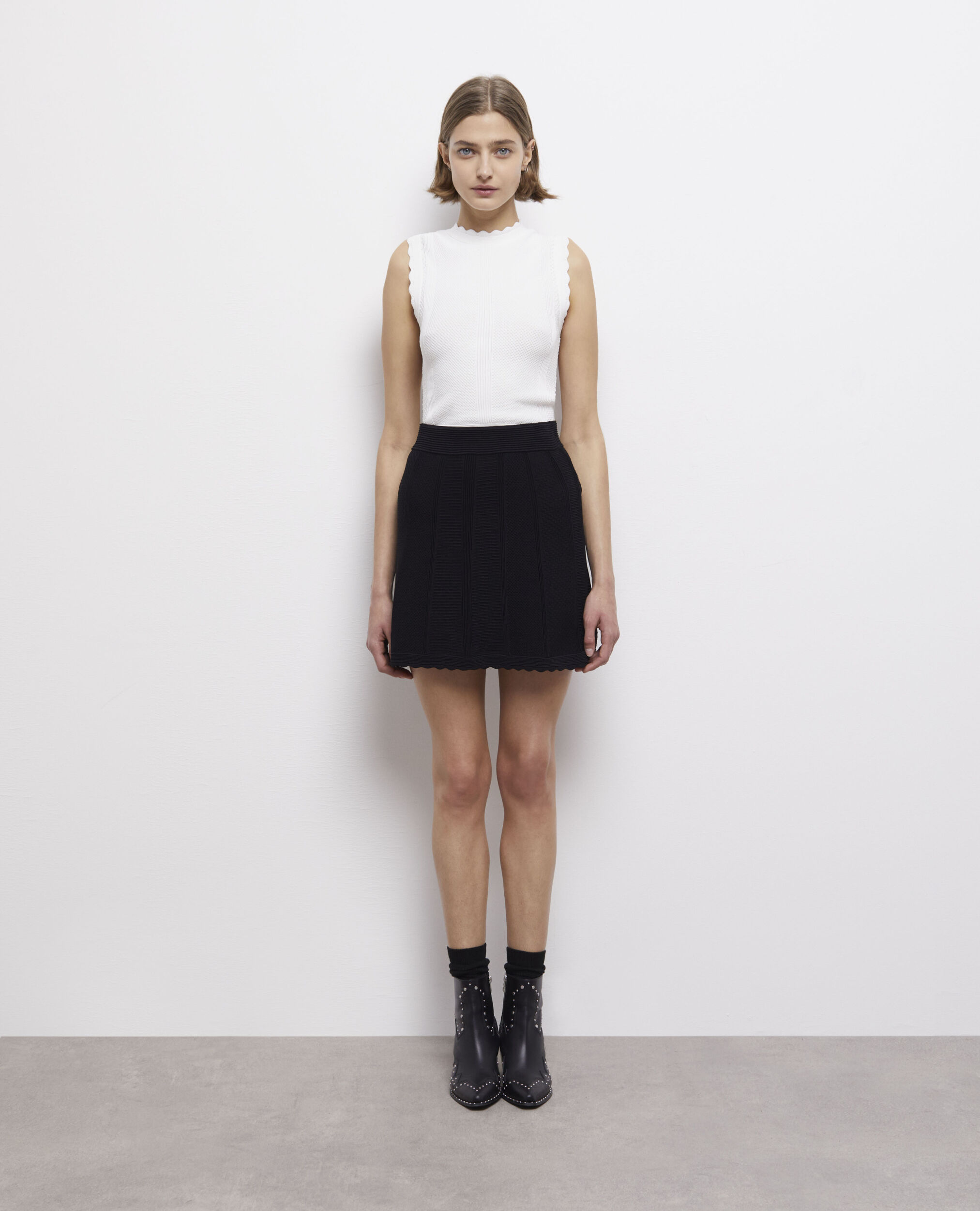 Jupe courte noire en maille