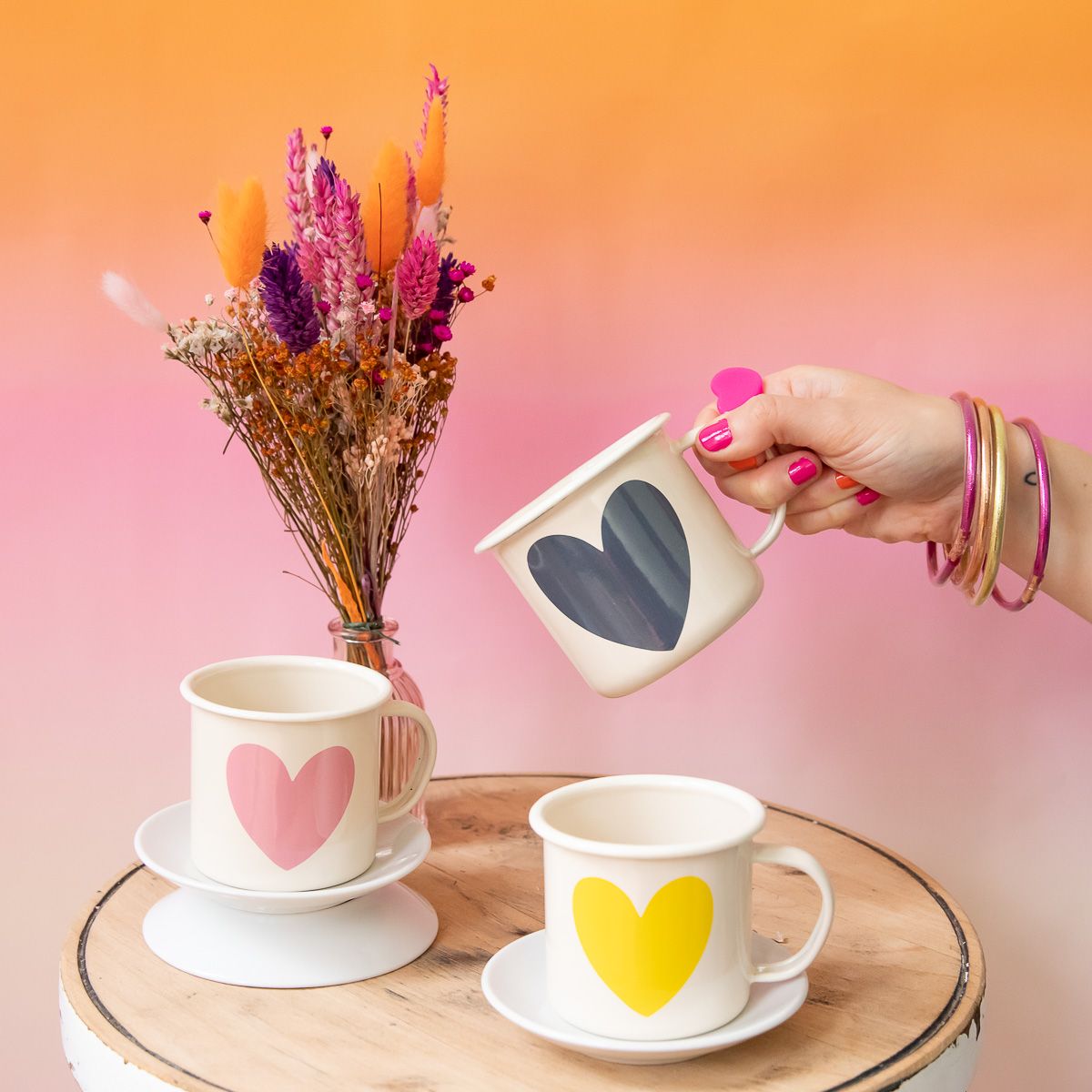 Petit mug émaillé cœur rose Pause goûter