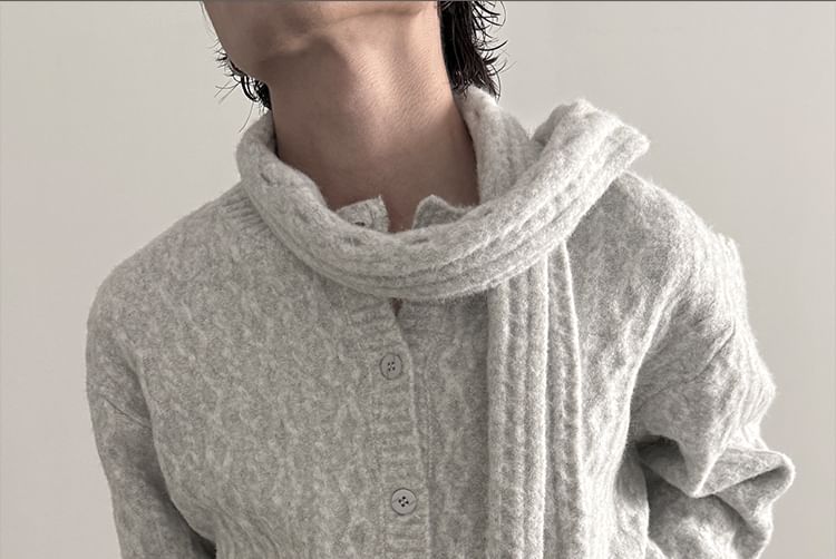 Nahagin - Effen kabelgebreid vest met ronde hals