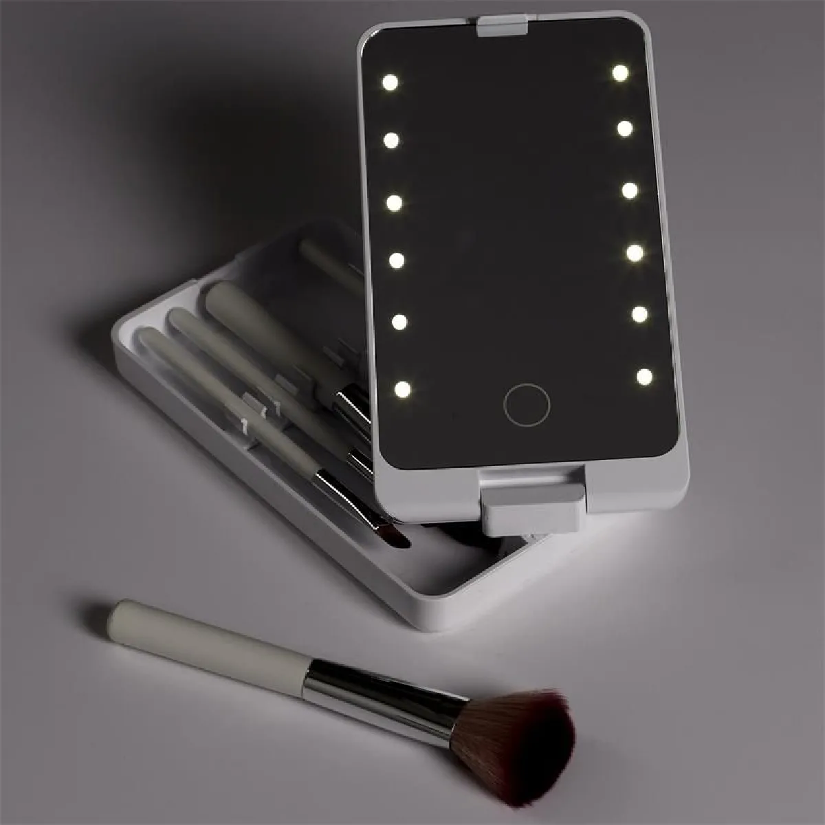 Cosmetic Club Boitier maquillage avec miroir LED et pinceaux