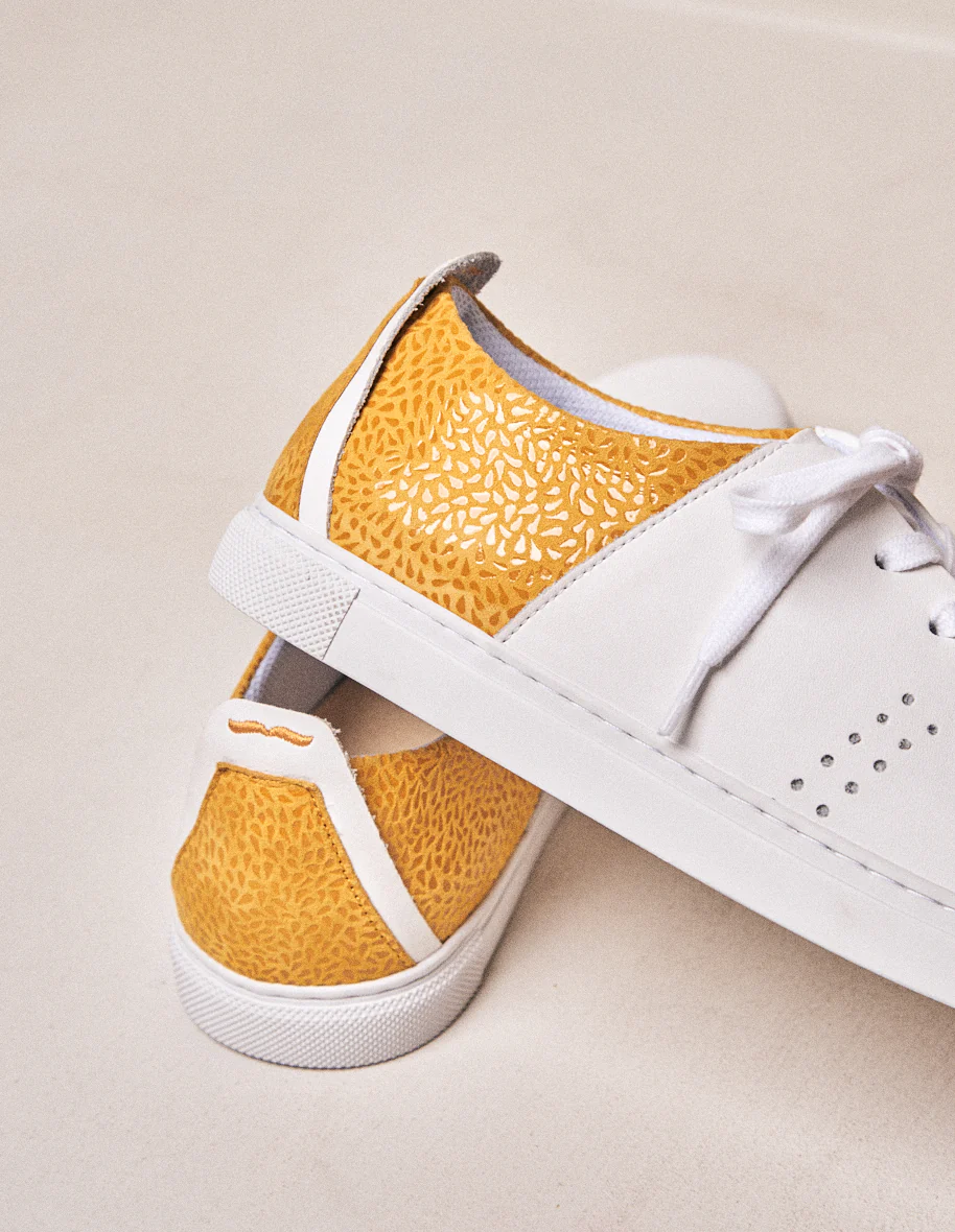Baskets basses Renée - Cuir blanc et suède floral jaune