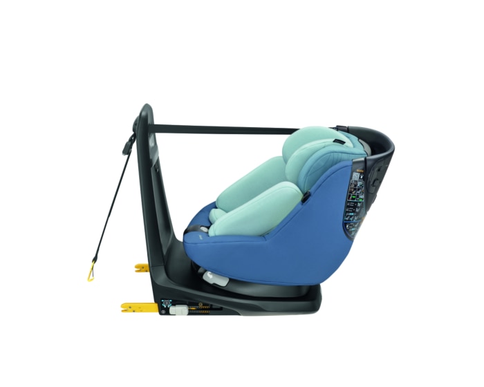 AxissFix Plus 0 - 4 Y  45 - 105 cm  0 - 19 kg    i-Size safety |    360° swiveling seat |    Grows with baby from birth to 4y |    Rearward & forward-facing travel |