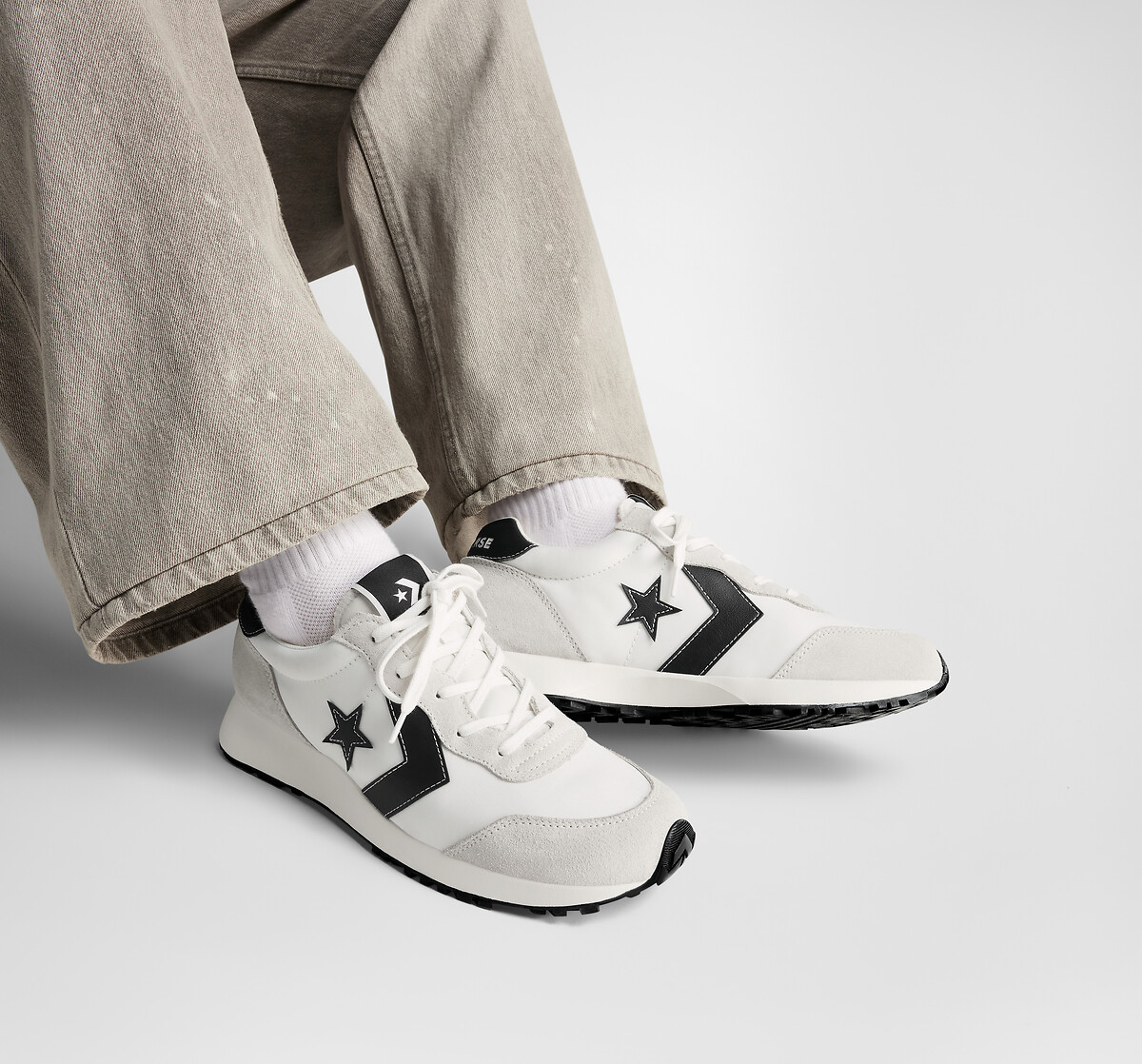 CONVERSE<br>Tênis Omega Trainer Cor da Temporada