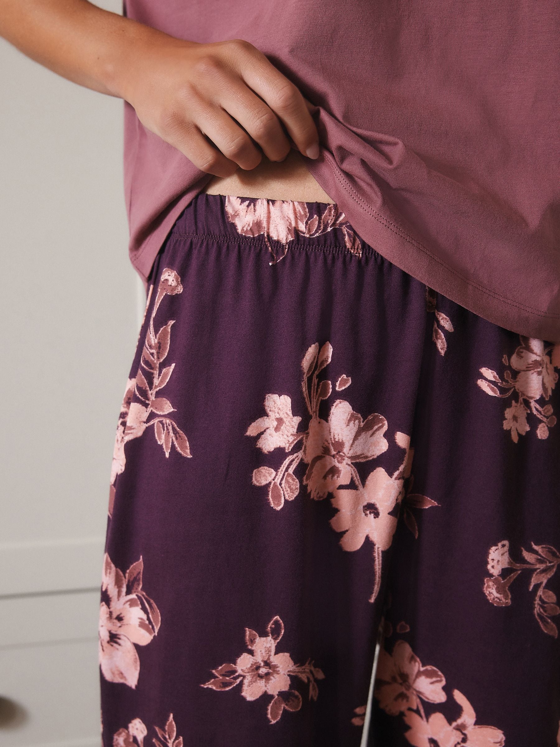 Paars met bloemen - Pyjama met korte mouwen