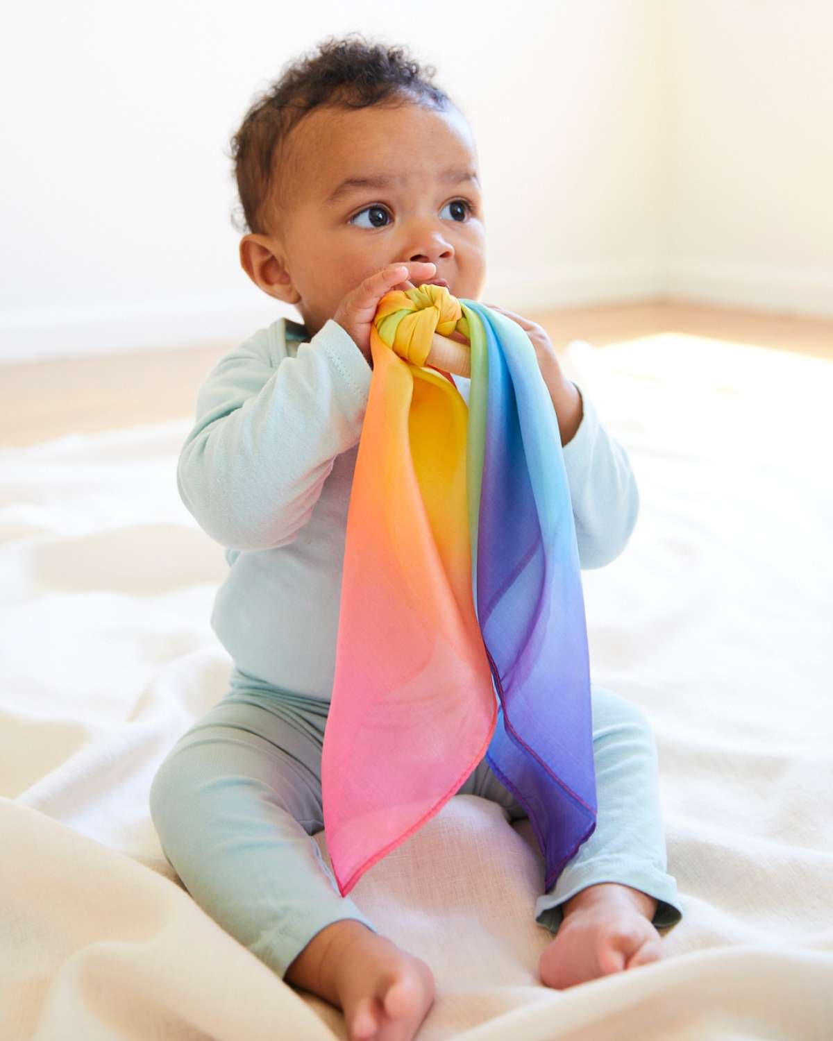 Biteleke m/ koseklut 2i1 – 100% Naturlig | Rainbow Baby Teether