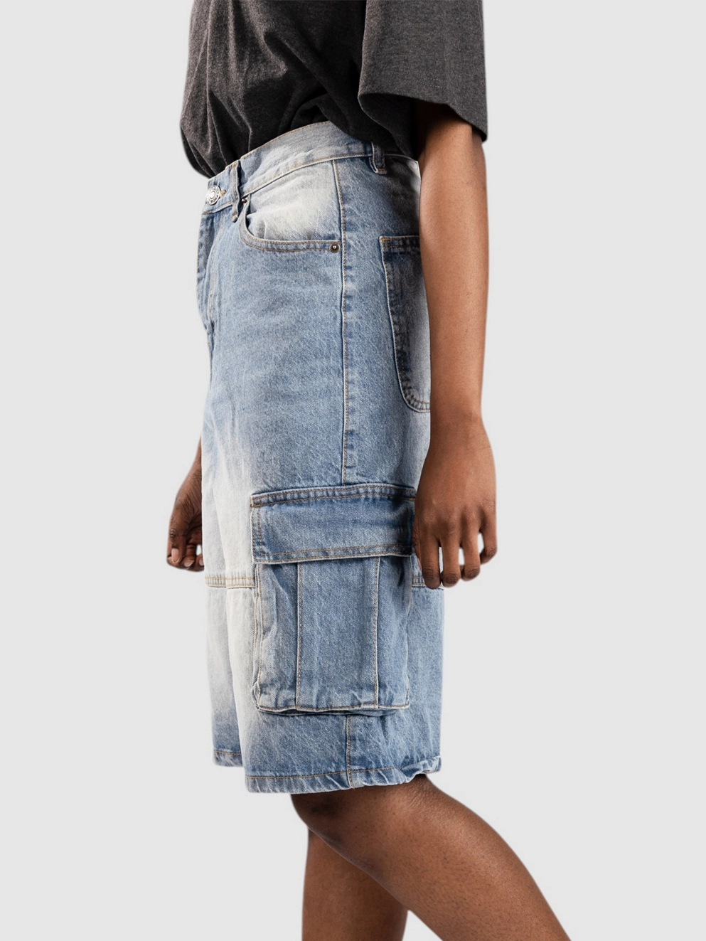 Urban Classics Relaxed Denim Cargo Shorts new light blue dirty wsh
