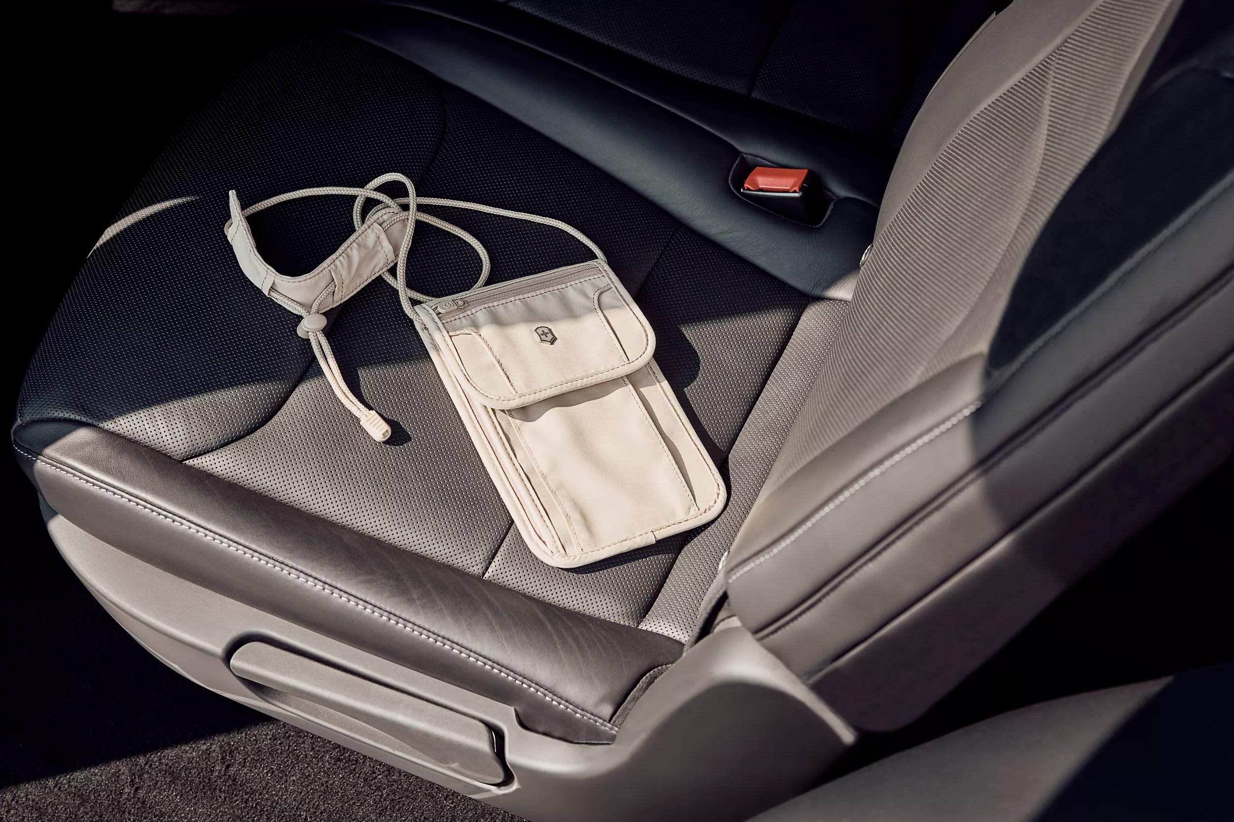 Deluxe-Brustbeutel mit RFID-Schutz-Nude