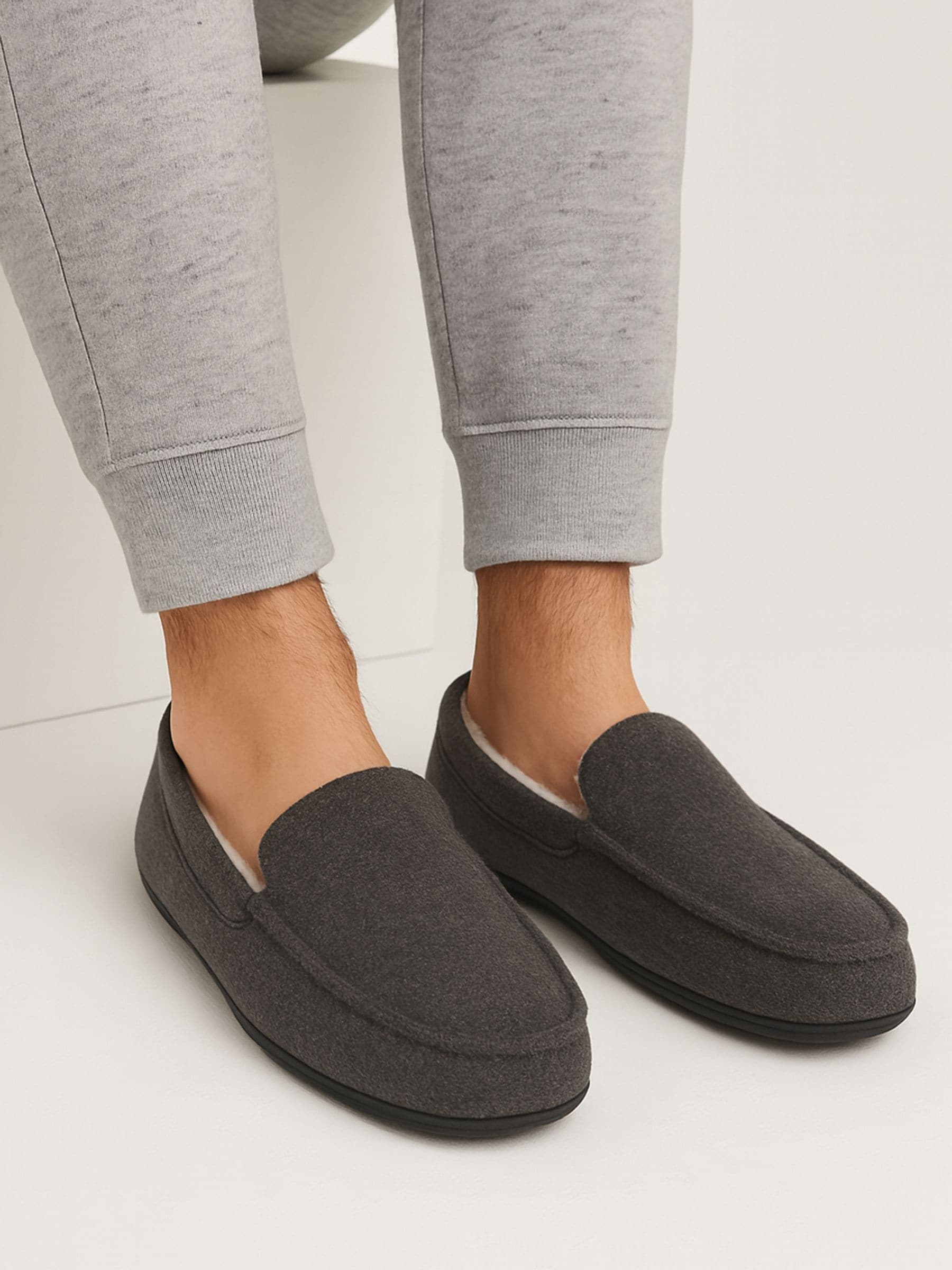 Totes Toasties Mens Felt Moccasin Slippers With Sherpa Lining