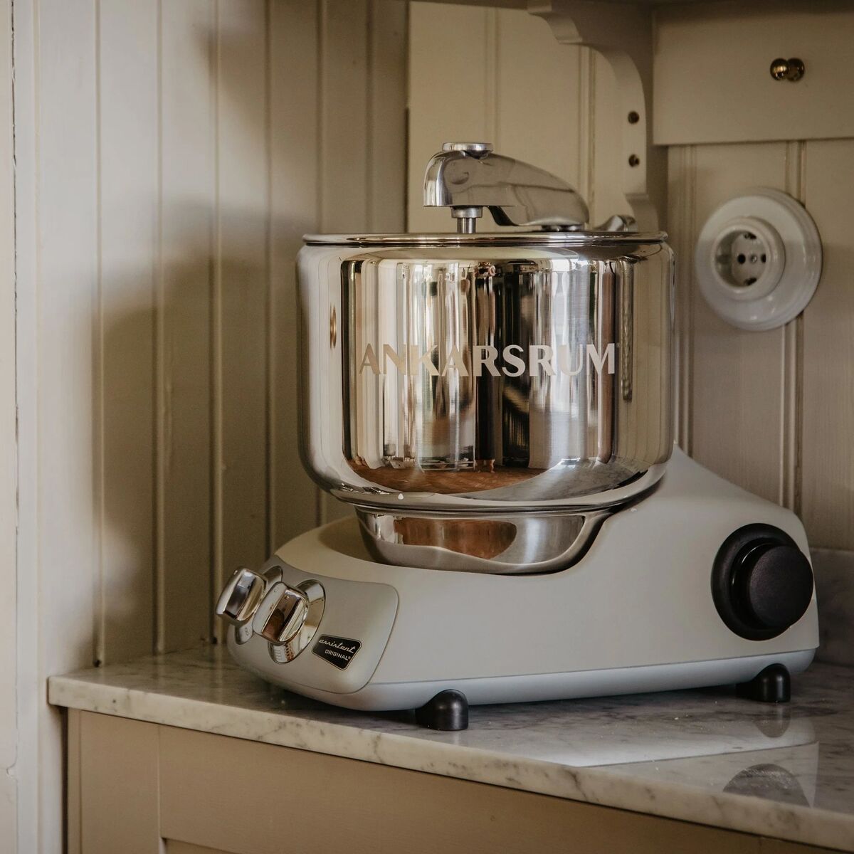 Assistent Original AKM6230B + Kjøttkvern komplett, harmony beige