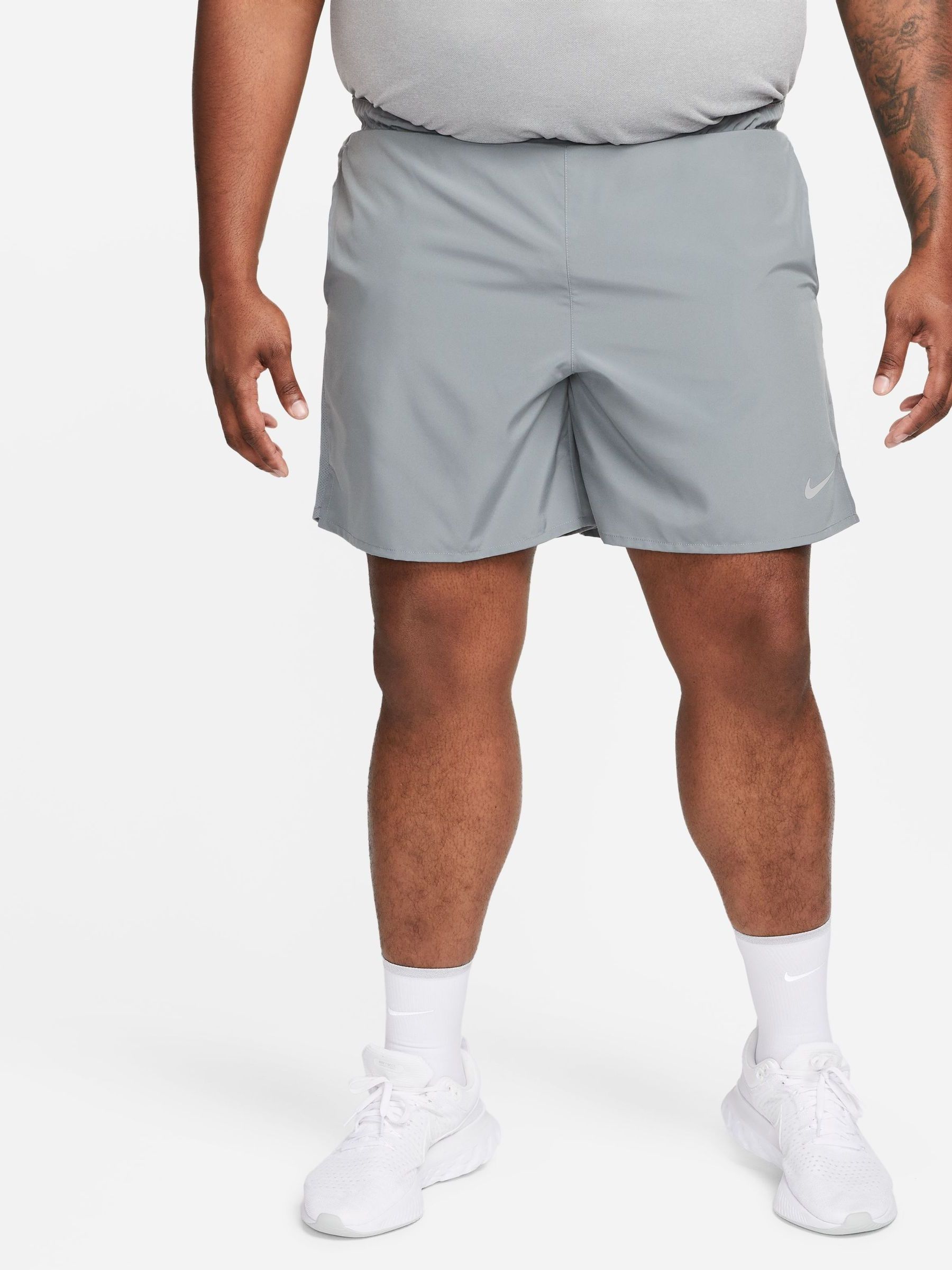 Grijs - Nike Challenger Dri-FIT hardloopshort met slipvoering