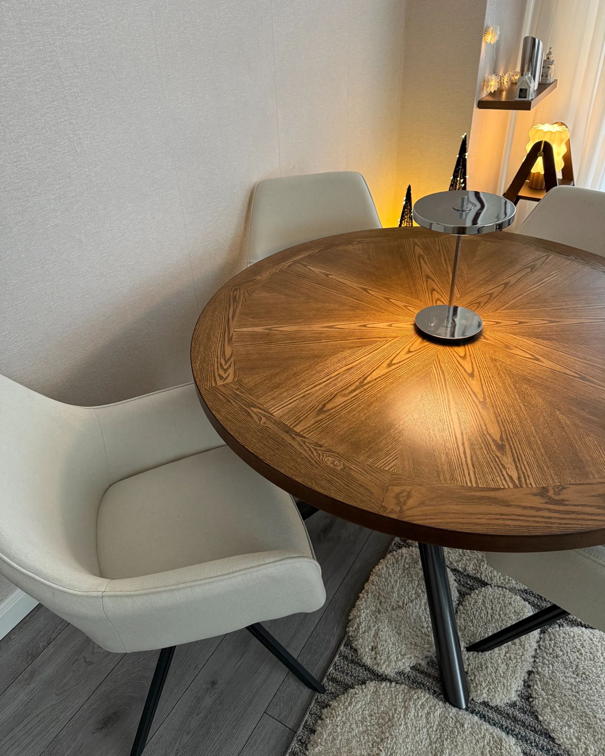 Eettafel LORENZO Bruin essenhout 120 cm 120 cm