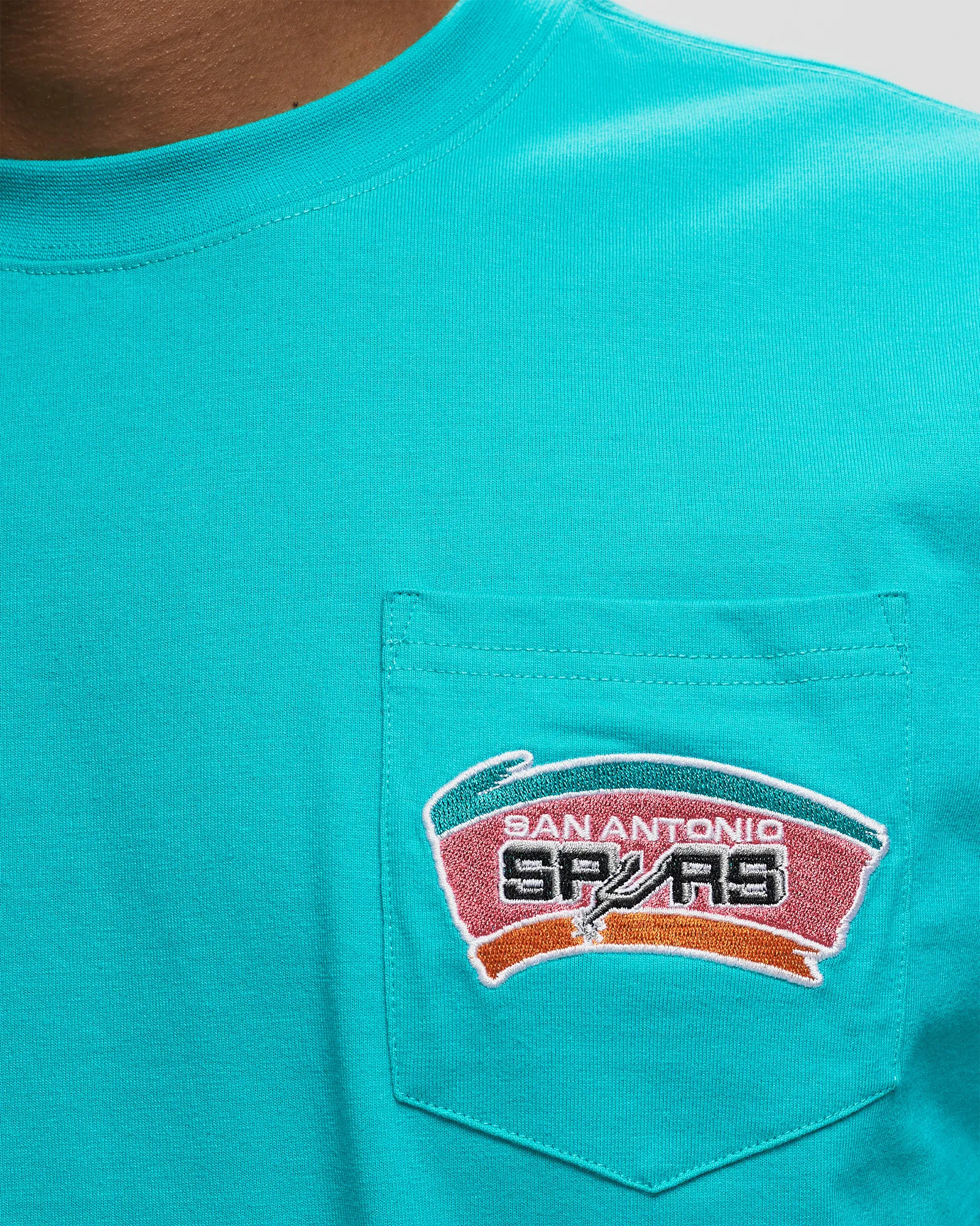 Mitchell & Ness NBA PREMIUM POCKET TEE SAN ANTONIO SPURS