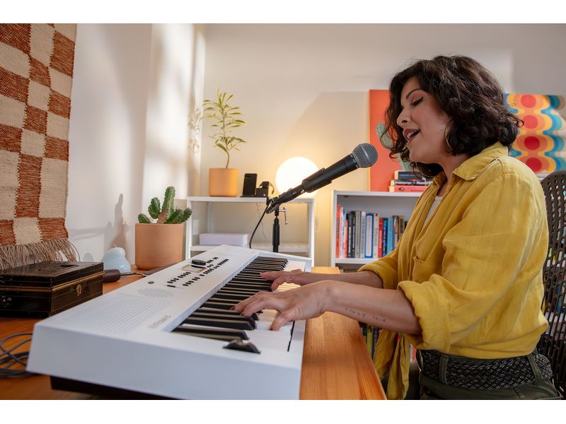 Roland Keyboard GO:KEYS 5 Weiss Keyboard mit 61 anschlagsdynamischen Tasten und Zen-Core Engine